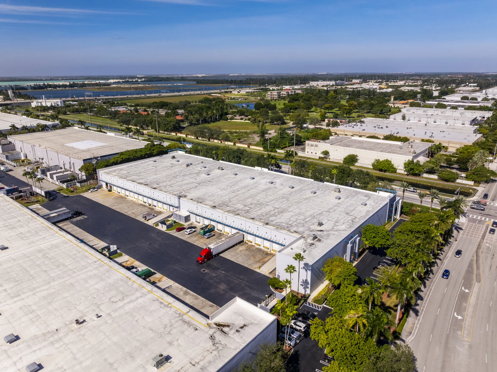 Dolphin Commerce Center — Lease in Doral, FL, photo 3 of 5