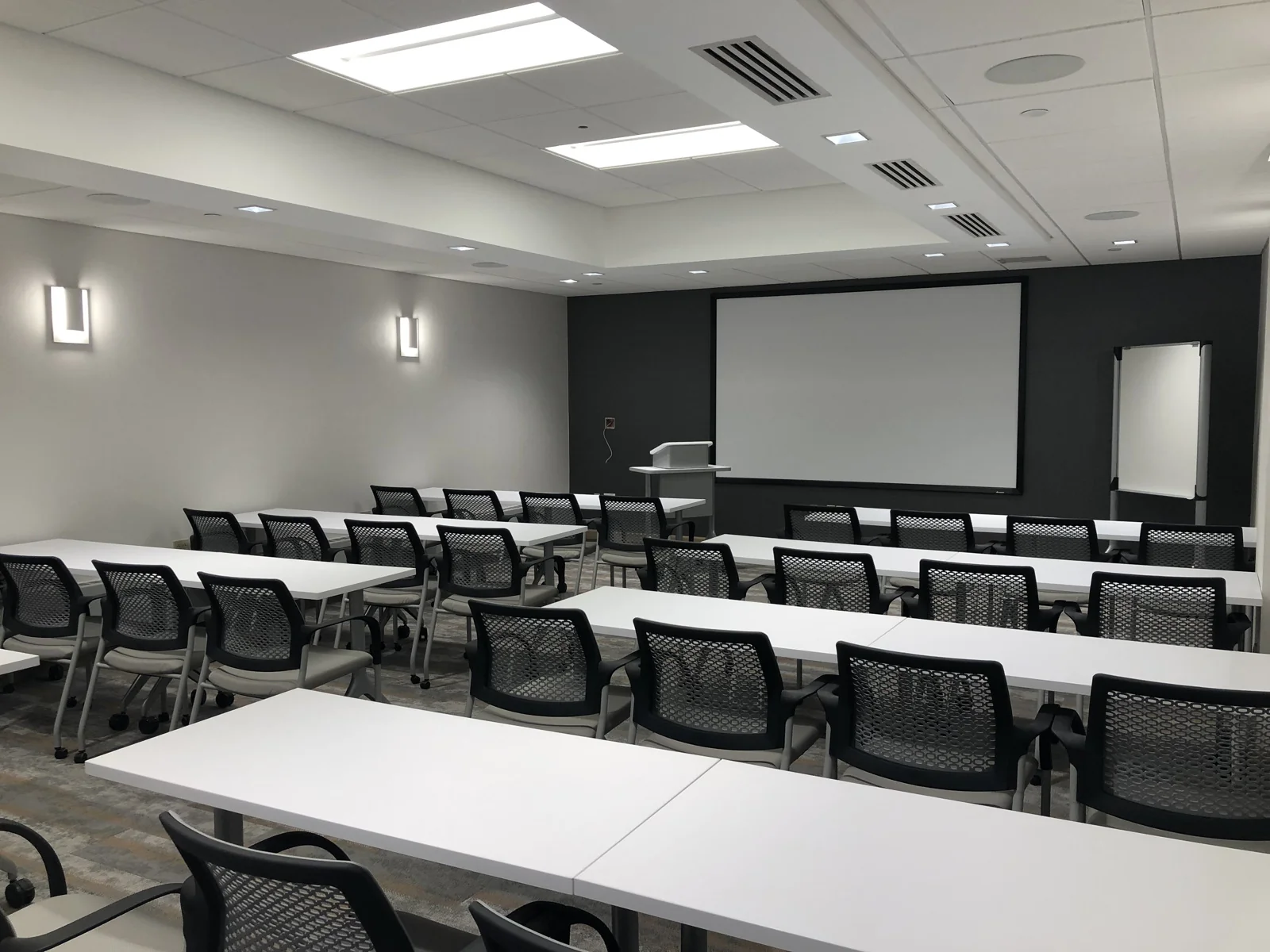Embassy Corporate Park — Lease in Akron, OH, photo 3 of 8