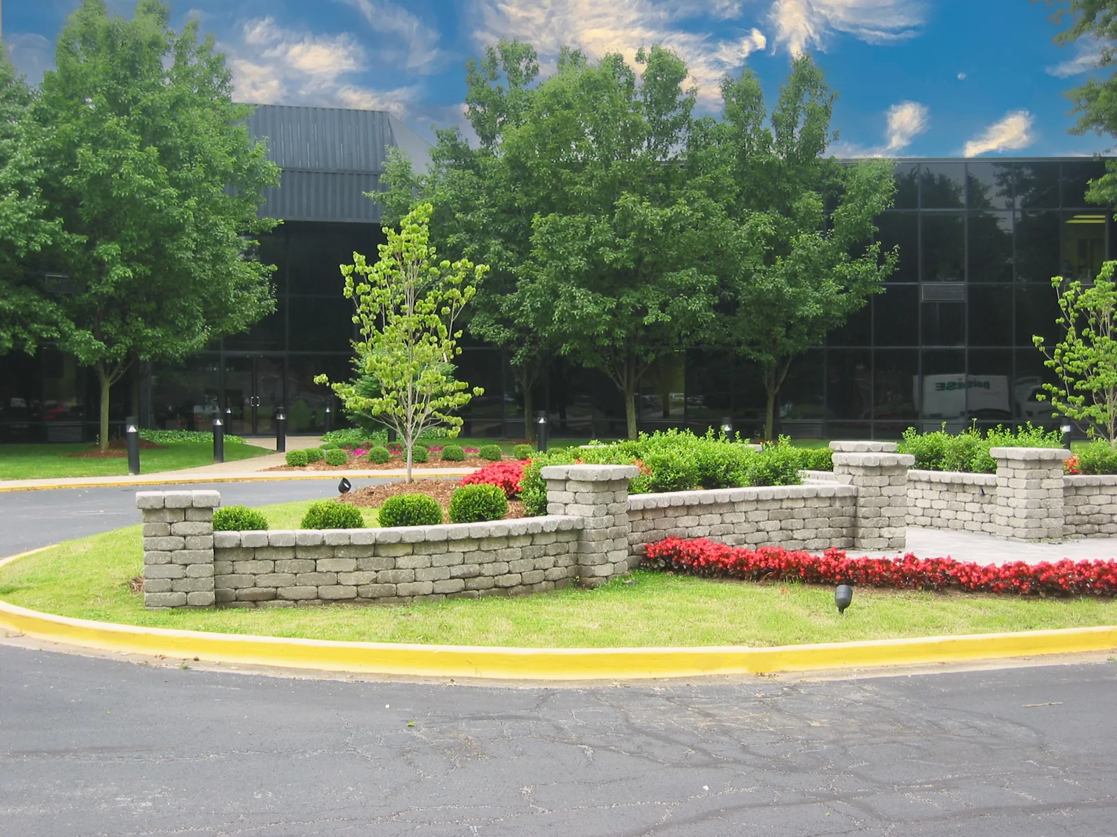 Office — Lease in Louisville, KY, photo 1 of 8