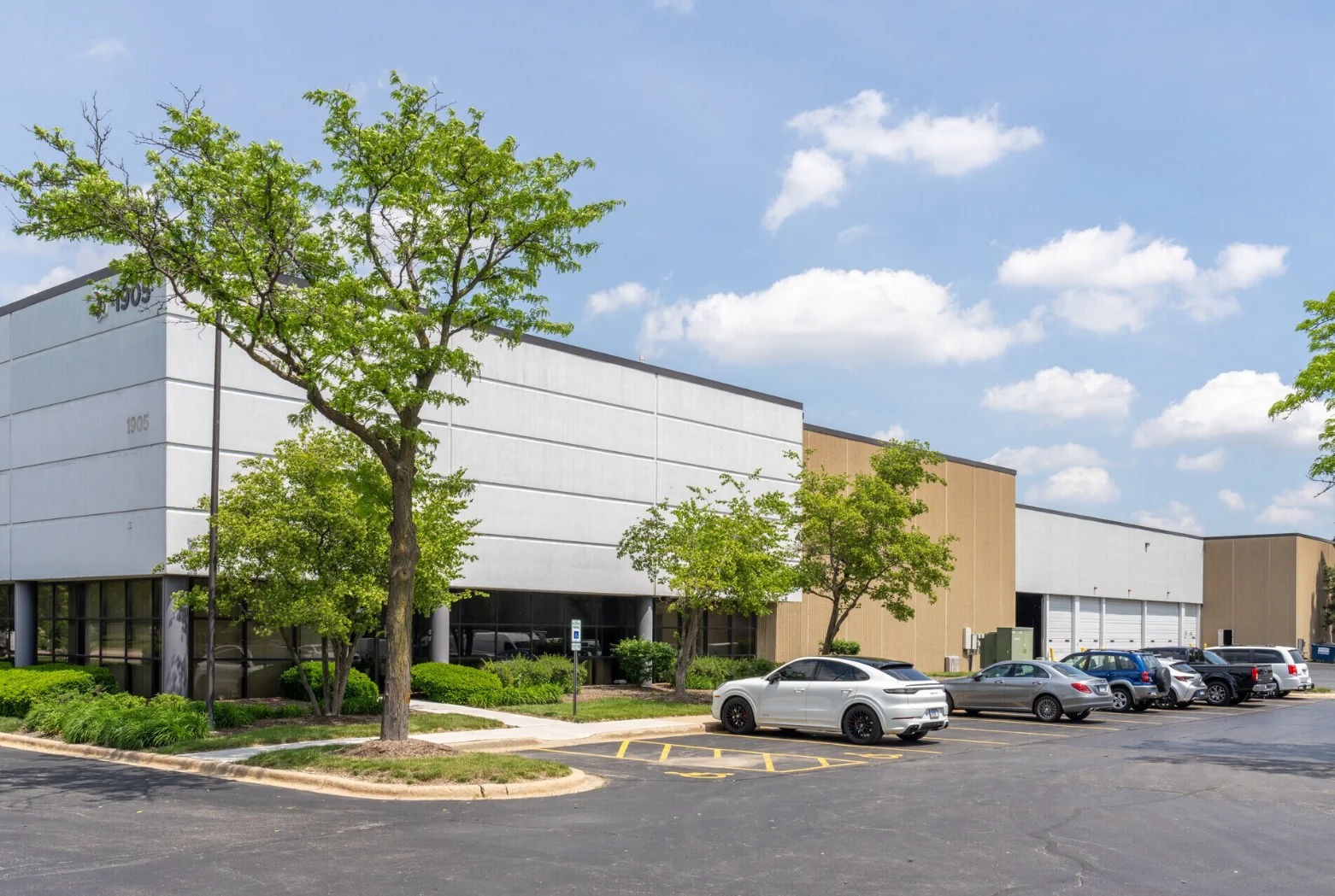 Industrial in Des Plaines, IL — Lease in Des Plaines, IL, photo 1 of 2