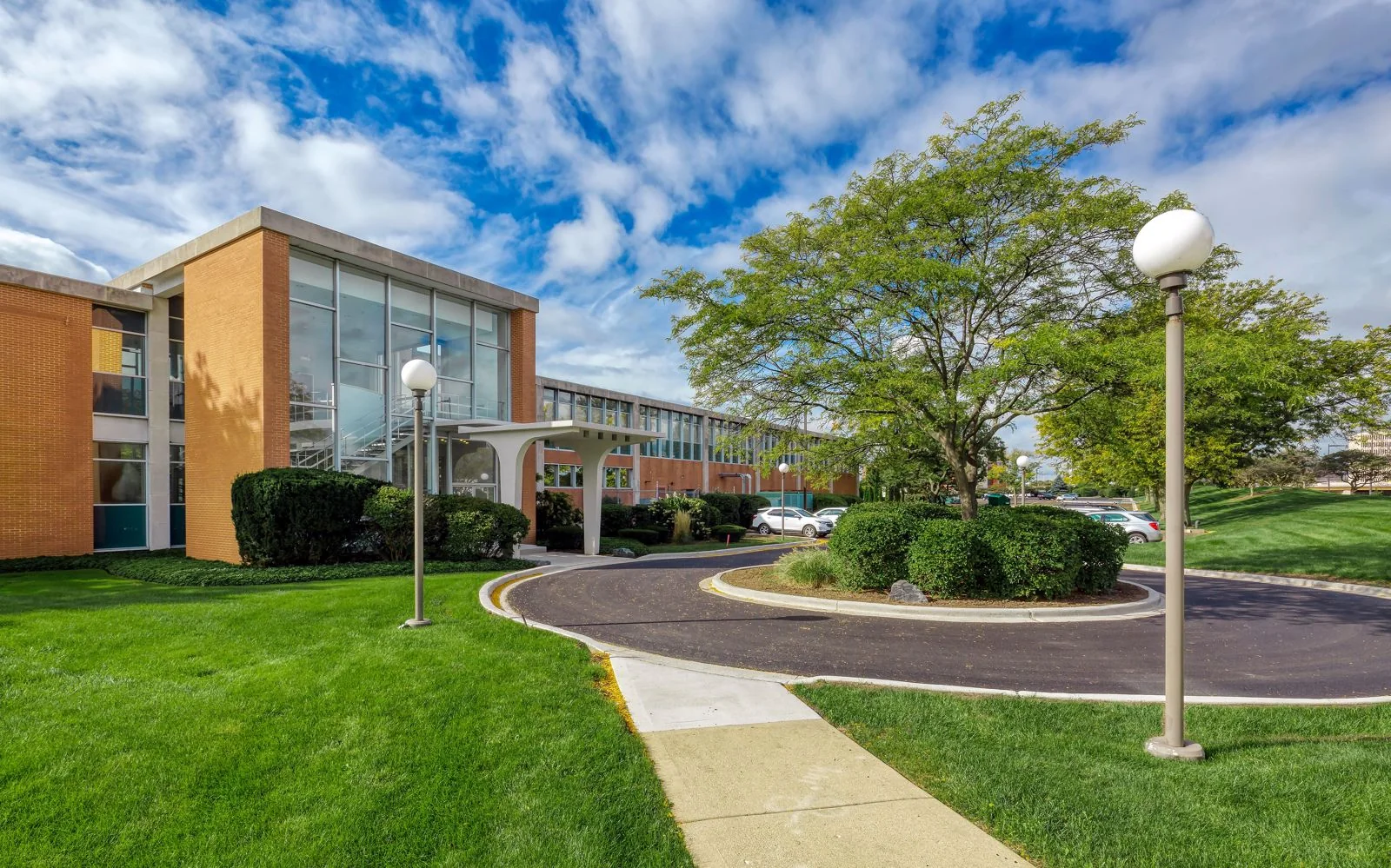 Jorie Plaza — Lease in Oak Brook, IL, photo 1 of 8