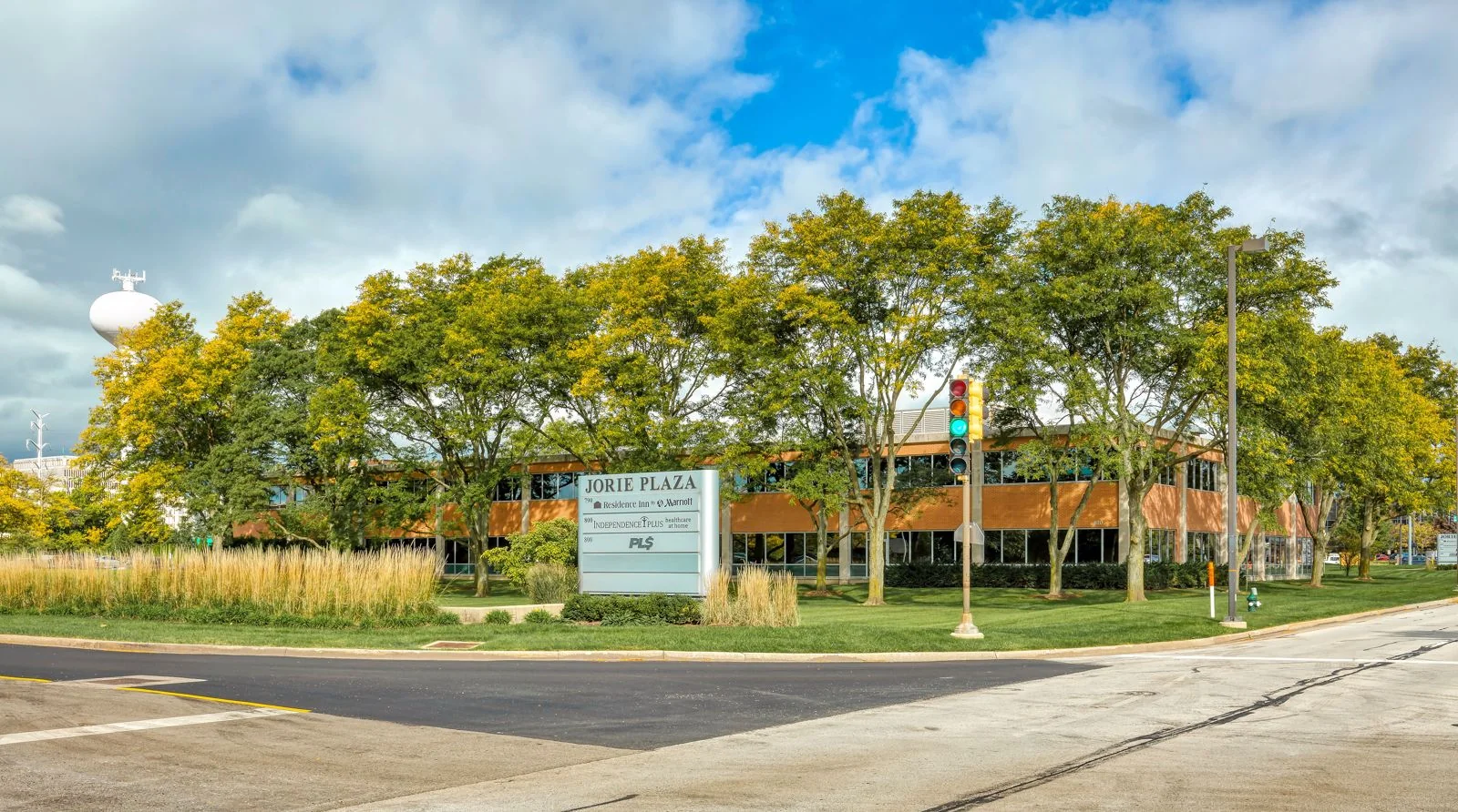 Jorie Plaza — Lease in Oak Brook, IL, photo 4 of 8