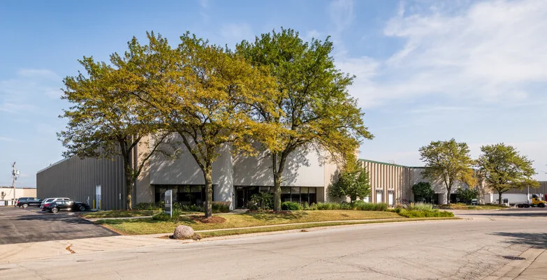 Industrial in Elk Grove Village, IL — Lease in Elk Grove Village, IL, photo 2 of 8