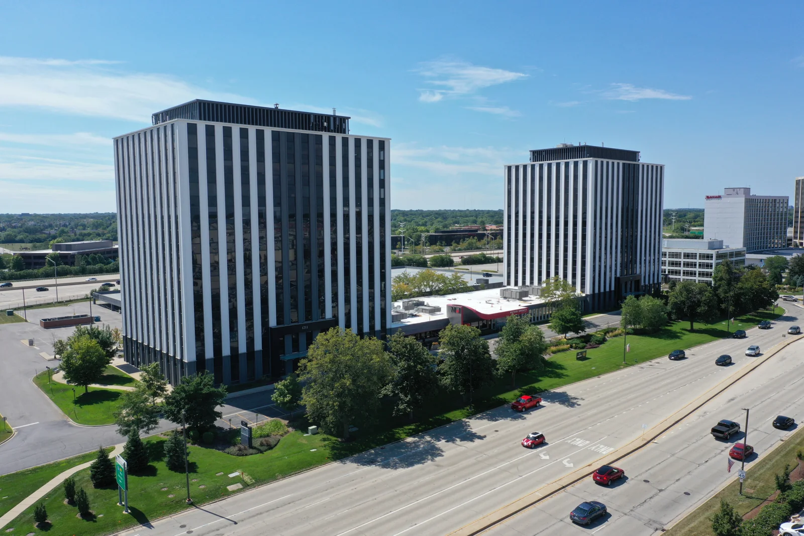 Oak Brook 22 — Lease in Oak Brook, IL, photo 1 of 8