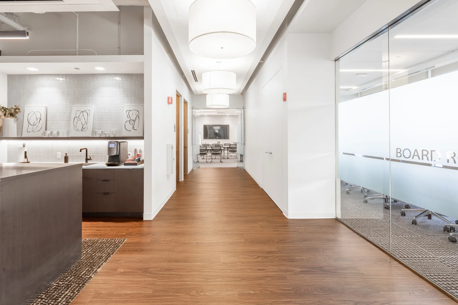 Oak Brook 22 — Lease in Oak Brook, IL, photo 6 of 8