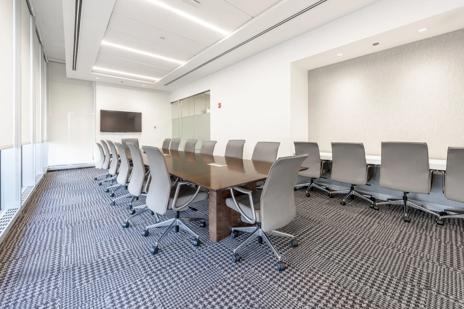 Oak Brook 22 — Lease in Oak Brook, IL, photo 7 of 8