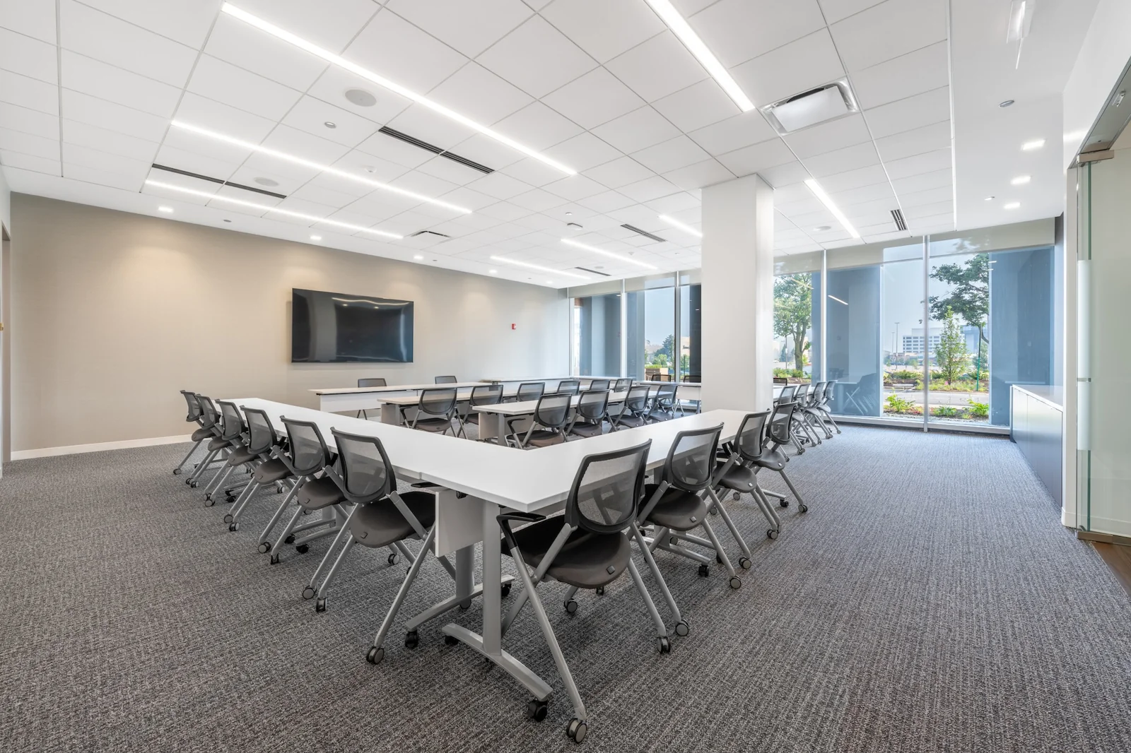Oak Brook 22 — Lease in Oak Brook, IL, photo 8 of 8
