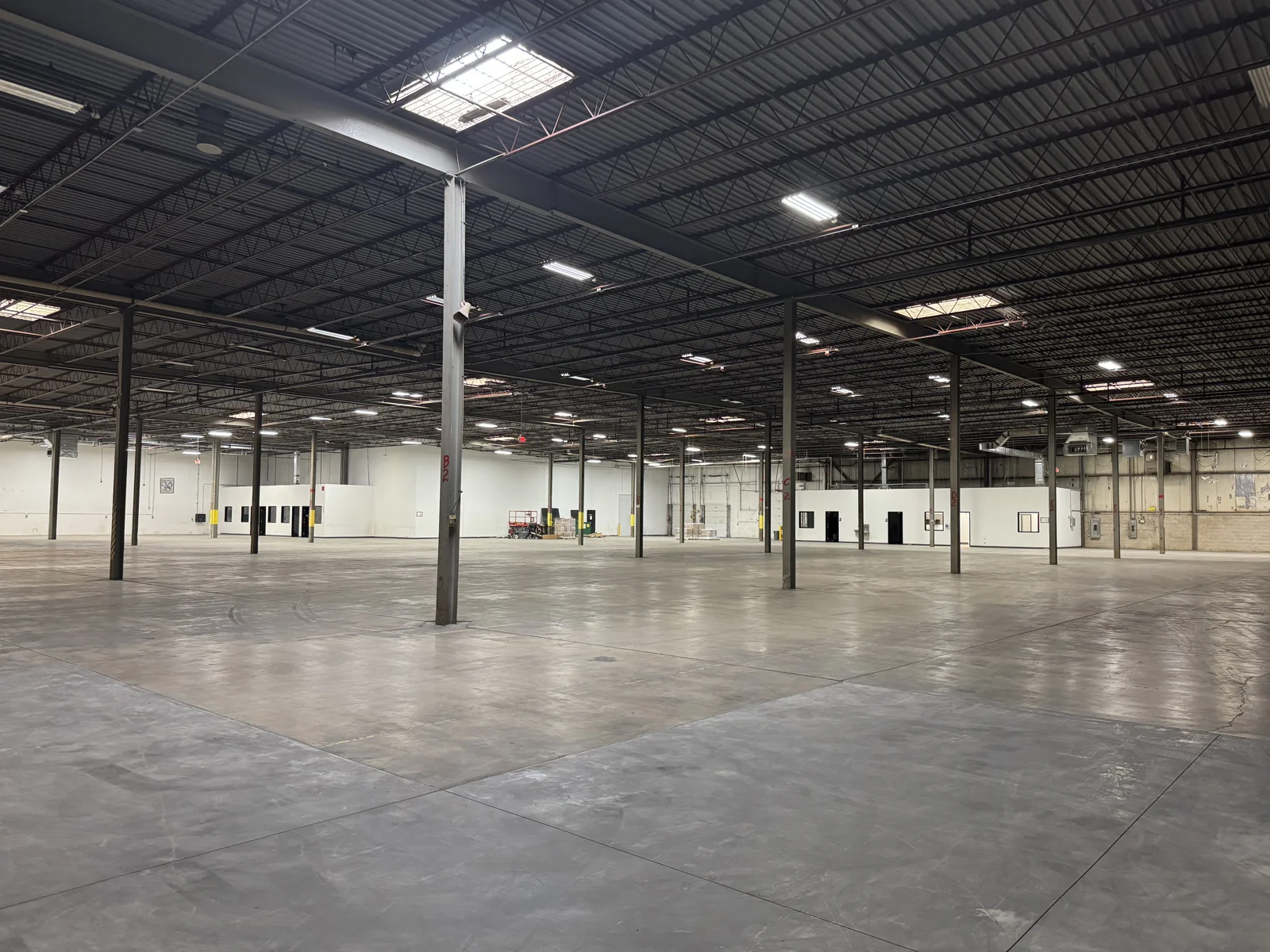Industrial in Schaumburg, IL — Lease in Schaumburg, IL, photo 2 of 3