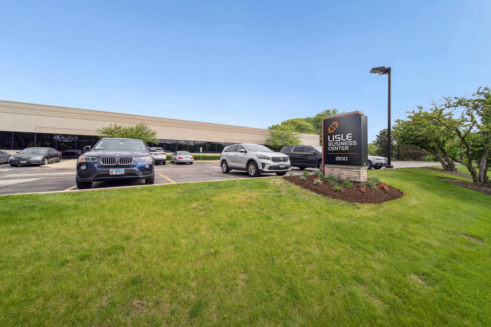 Lisle Business Center — Lease in Lisle, IL, photo 4 of 8