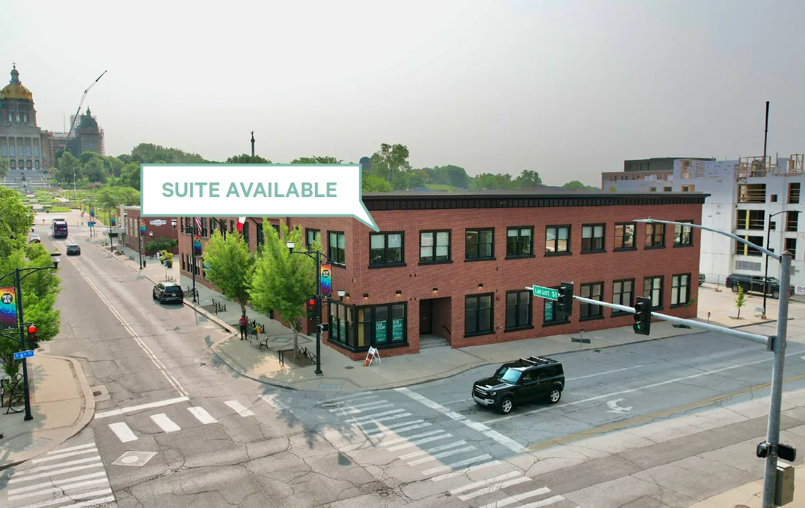 Office in Des Moines, IA — Sale in Des Moines, IA, photo 1 of 8