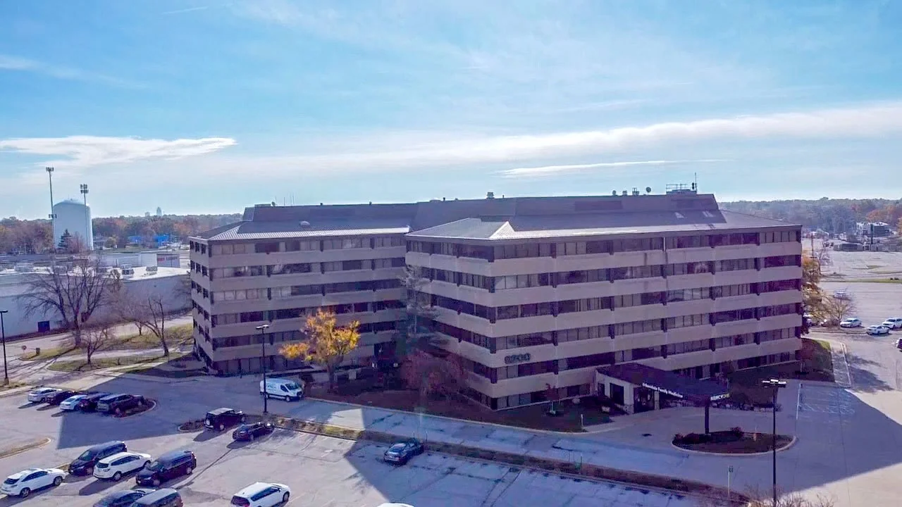 Merle Hay Centre — Lease in Urbandale, IA, photo 4 of 8