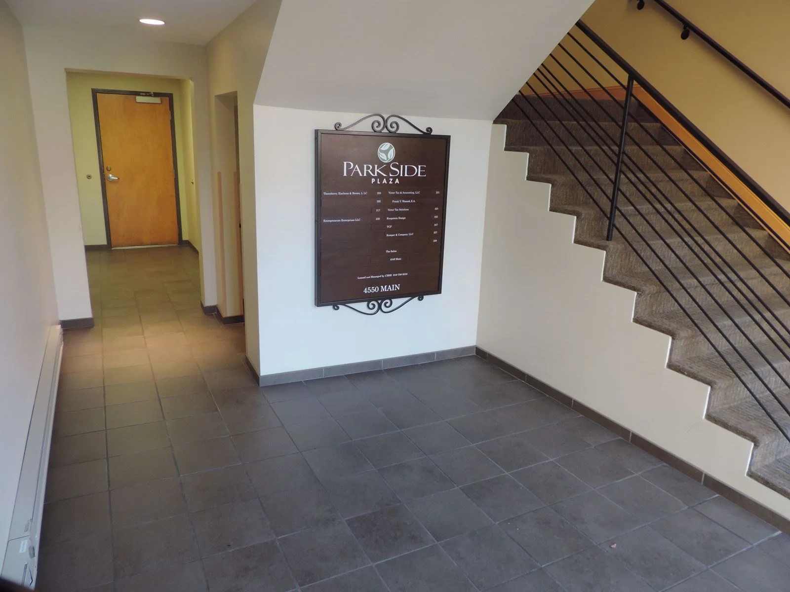 Parkside Plaza — Lease in Kansas City, MO, photo 2 of 5