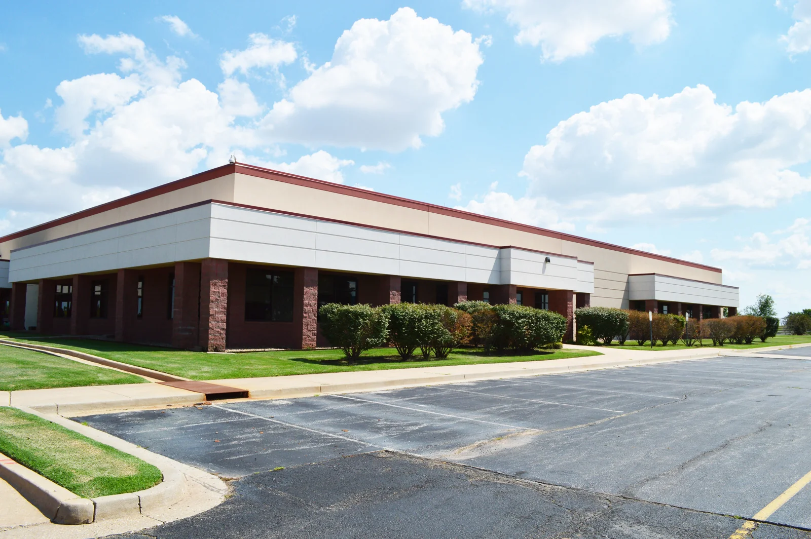Office in Oklahoma City, OK — Sale in Oklahoma City, OK, photo 1 of 8