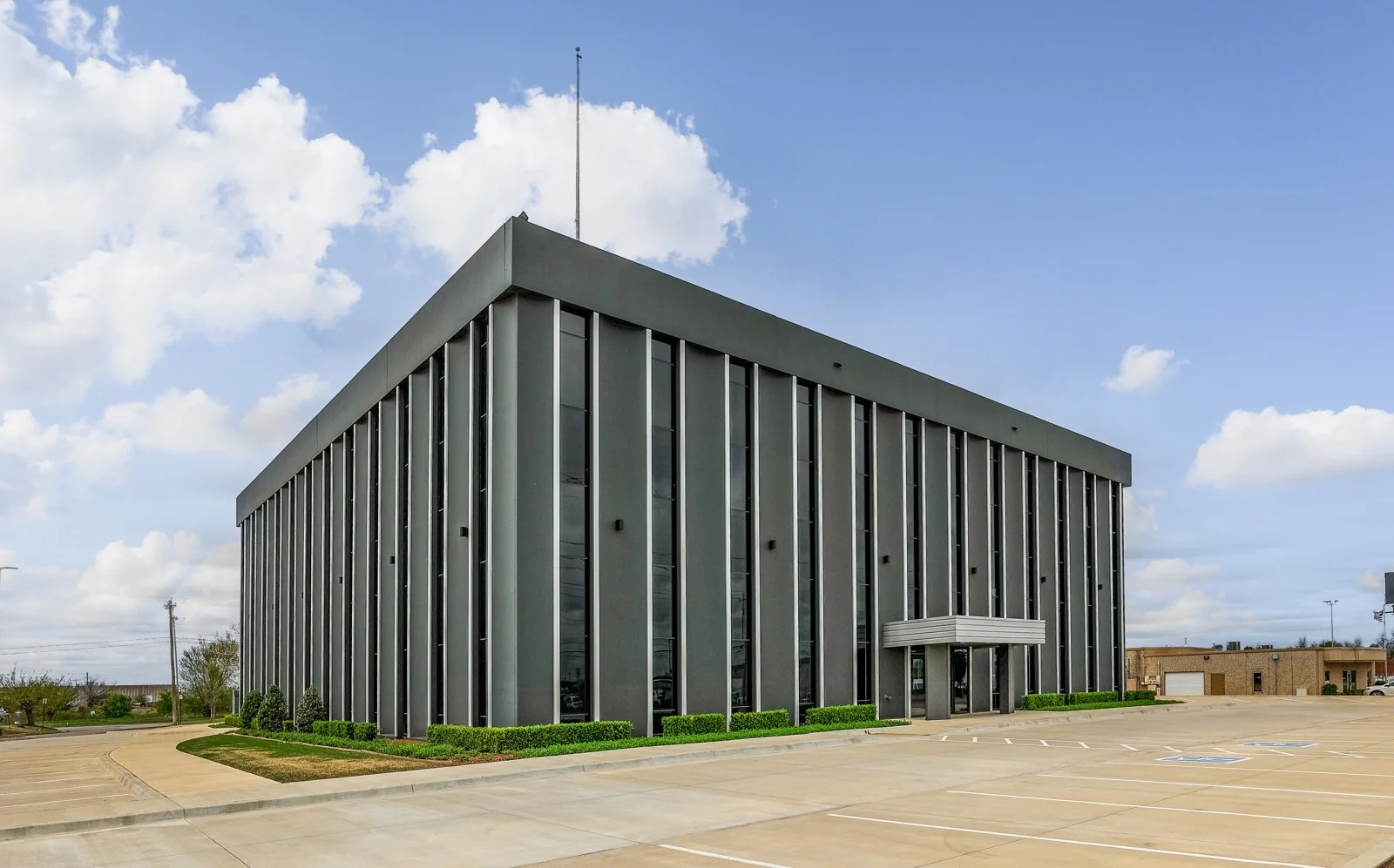 Office in Oklahoma City, OK — Sale in Oklahoma City, OK, photo 2 of 6
