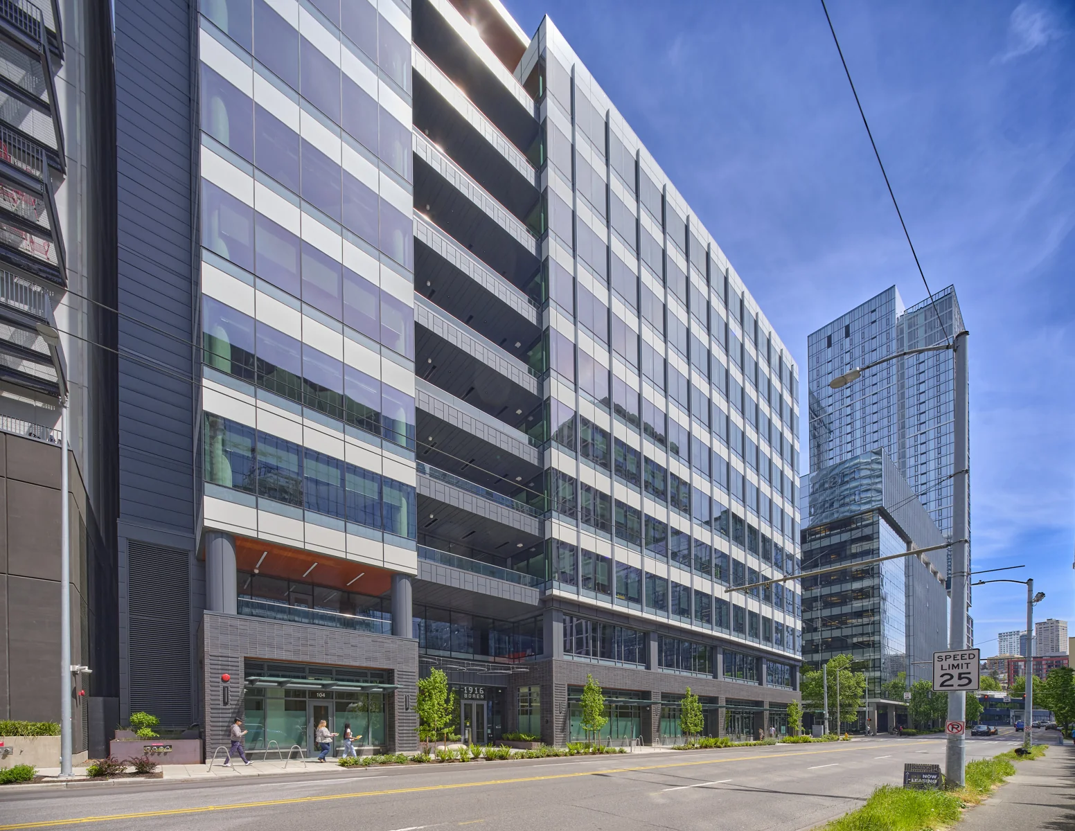 1916 Boren — Lease in Seattle, WA, photo 4 of 8