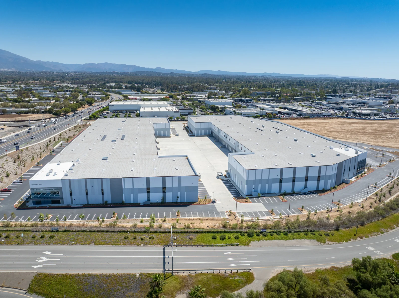 Bake Freeway Business Park