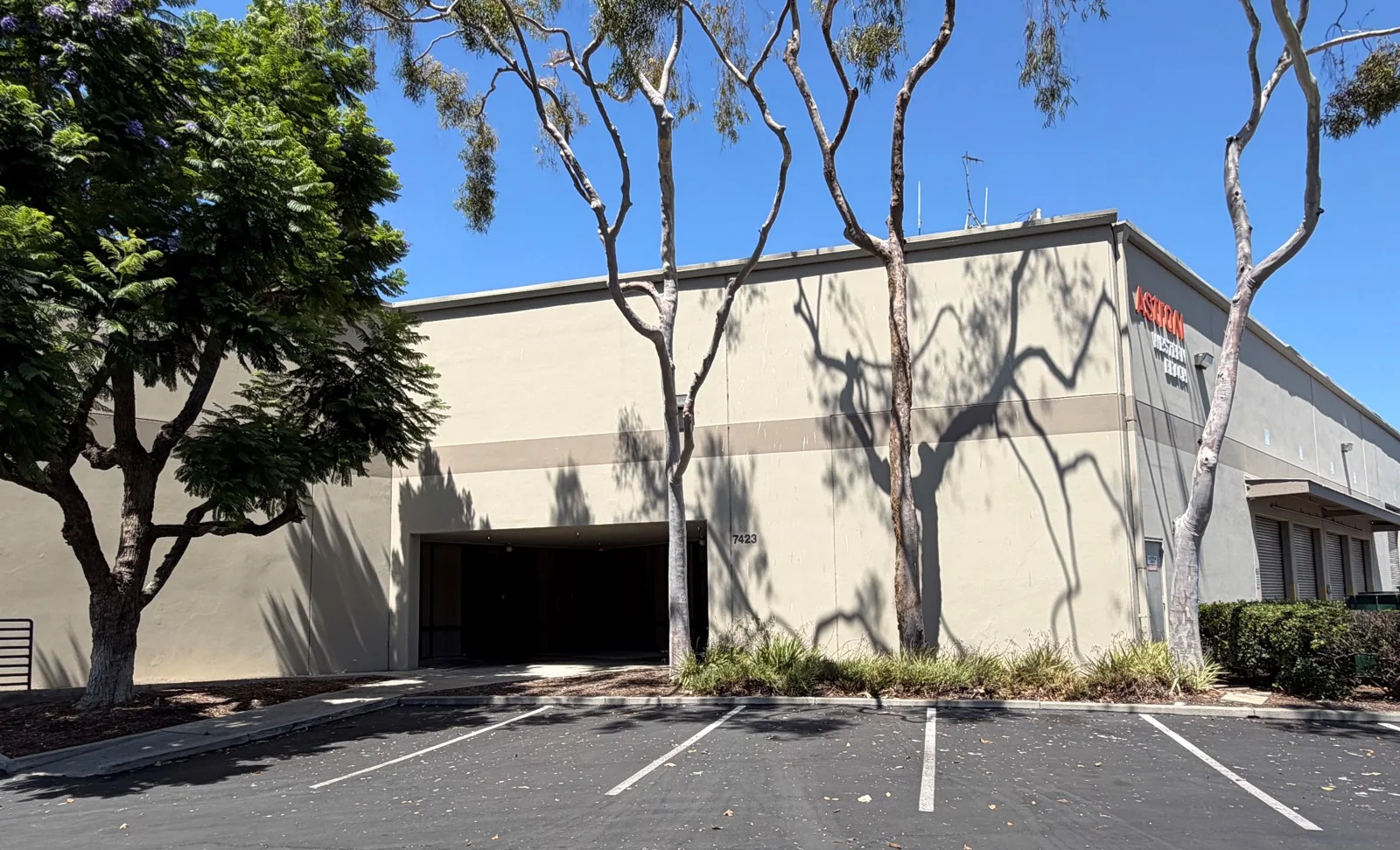 Industrial in Garden Grove, CA — Lease in Garden Grove, CA, photo 4 of 6