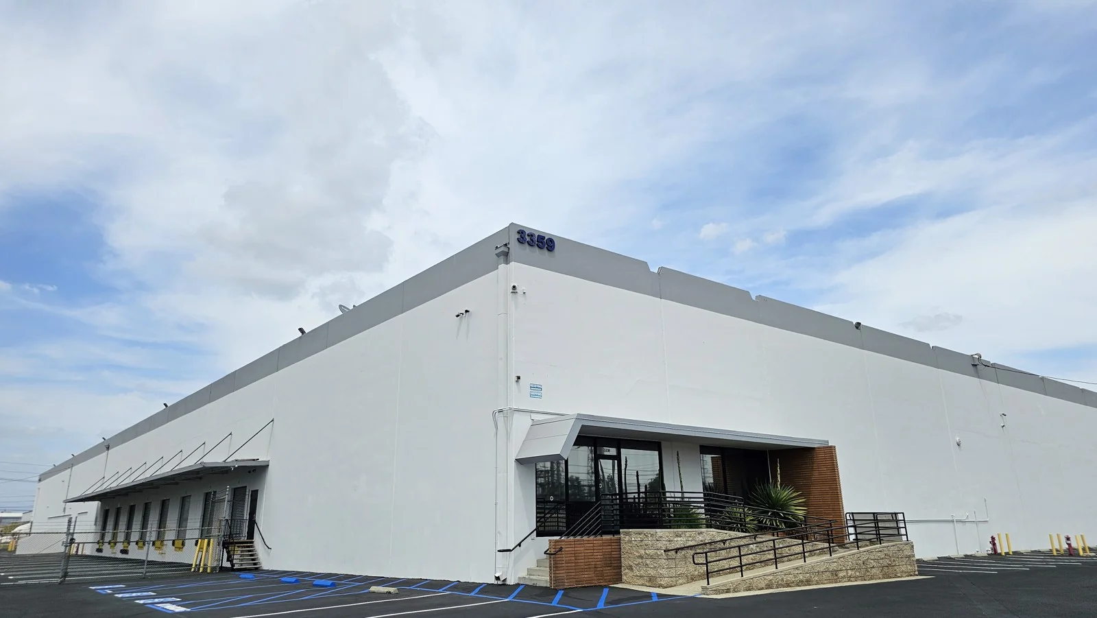 Industrial in Vernon, CA — Lease in Vernon, CA, photo 2 of 6