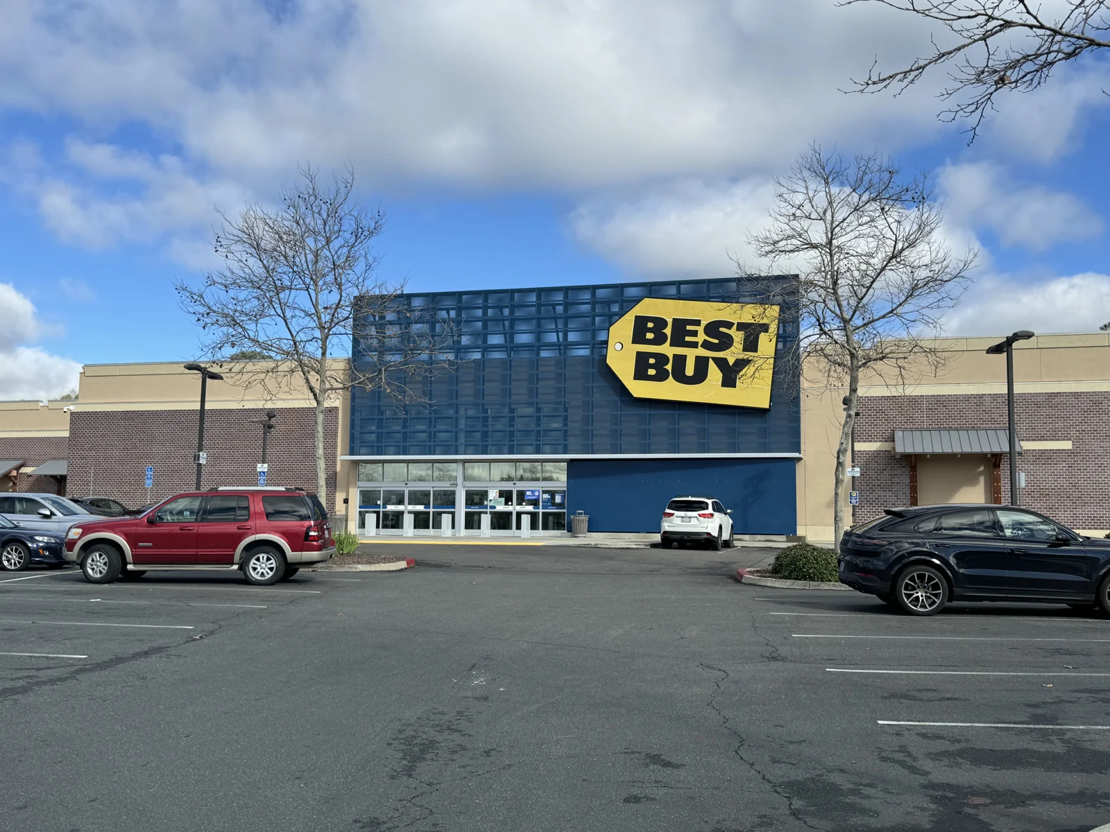 The Plaza — Lease in Auburn, CA, photo 2 of 4