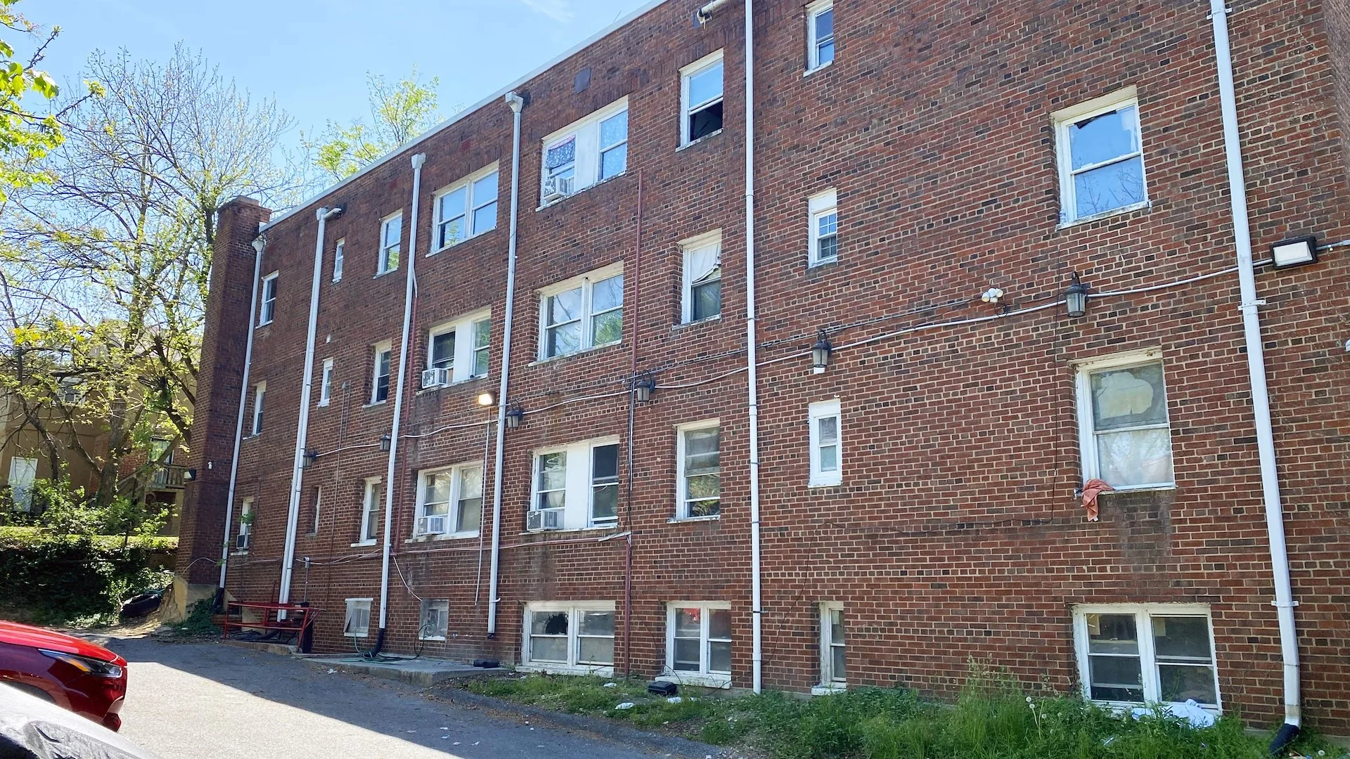 10 49th Street SE — Sale in Washington, DC, photo 4 of 5