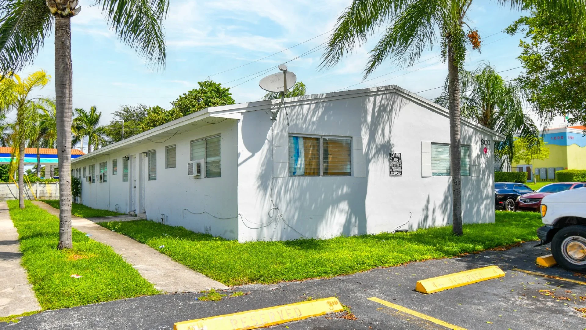 801 NW 10th St — Sale in Hallandale Beach, FL, photo 2 of 5
