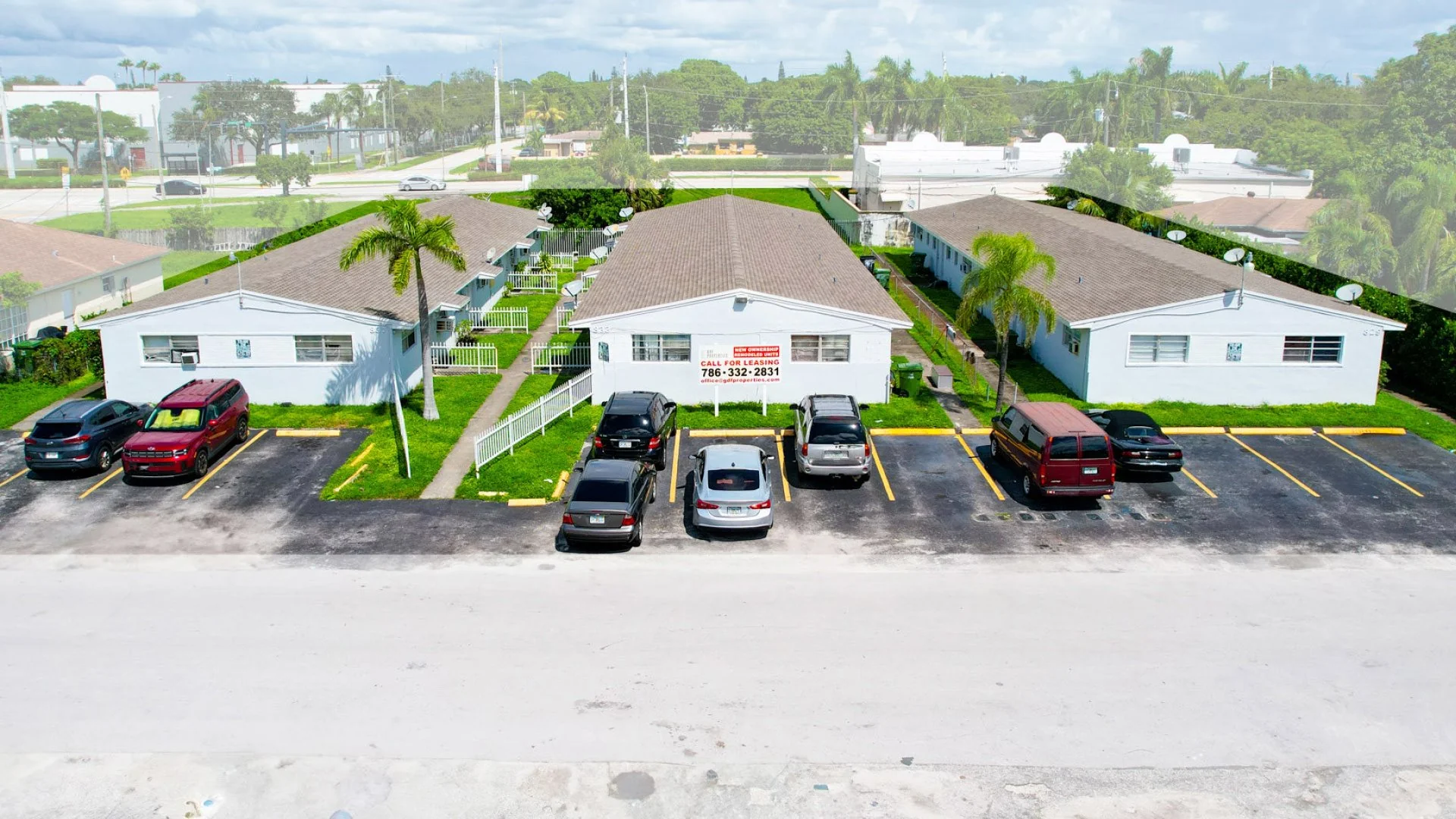829 NW 10th St — Sale in Hallandale Beach, FL, photo 1 of 5