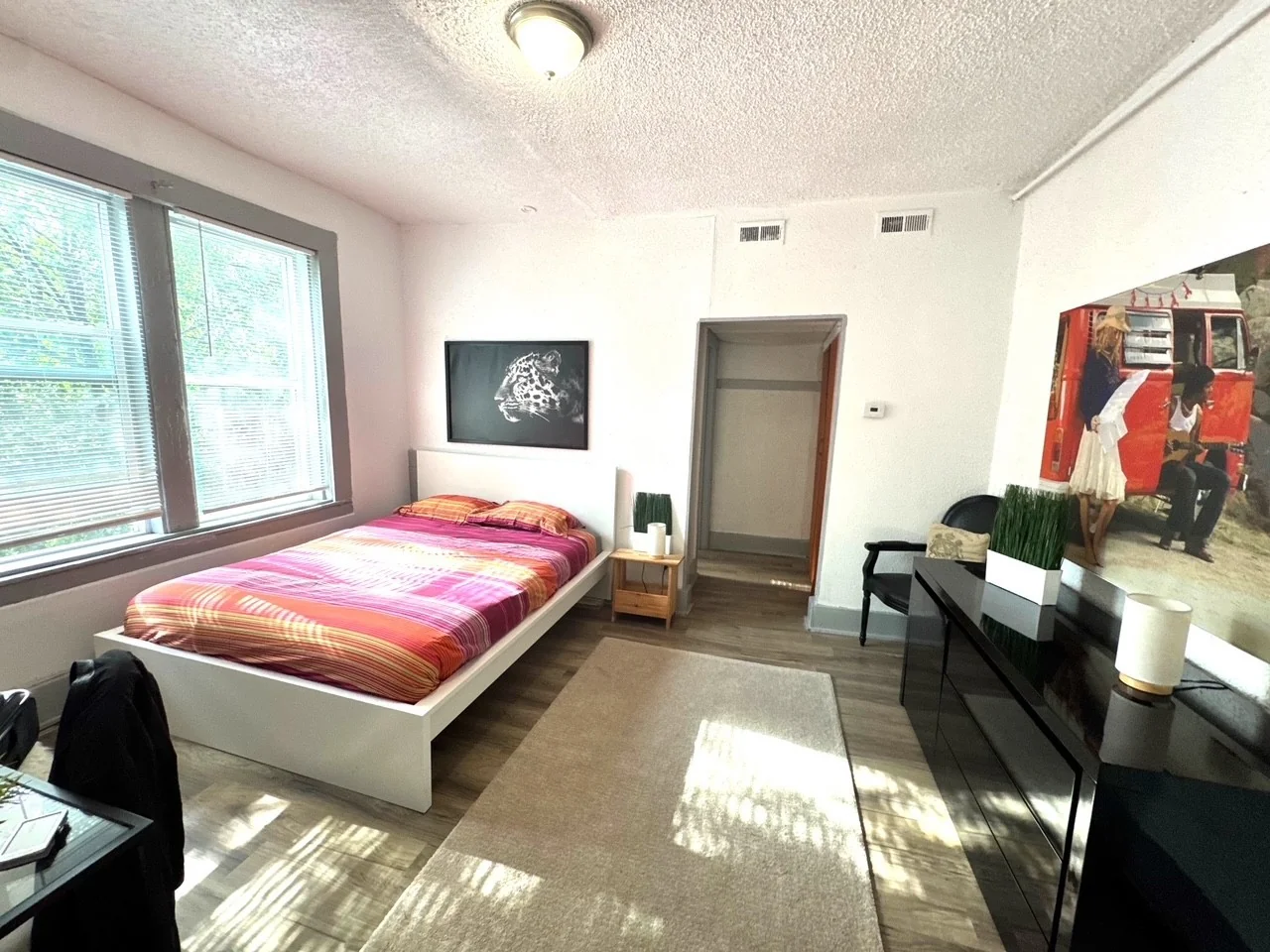 Auction - The Lansing Apartments — Sale in Detroit, MI, photo 2 of 6