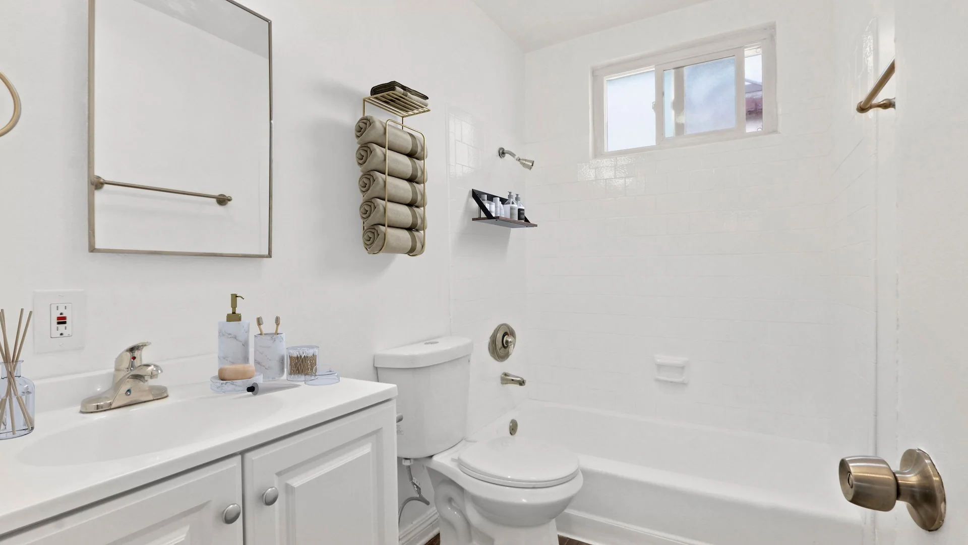 473 E 55th St — Sale in Long Beach, CA, photo 2 of 6