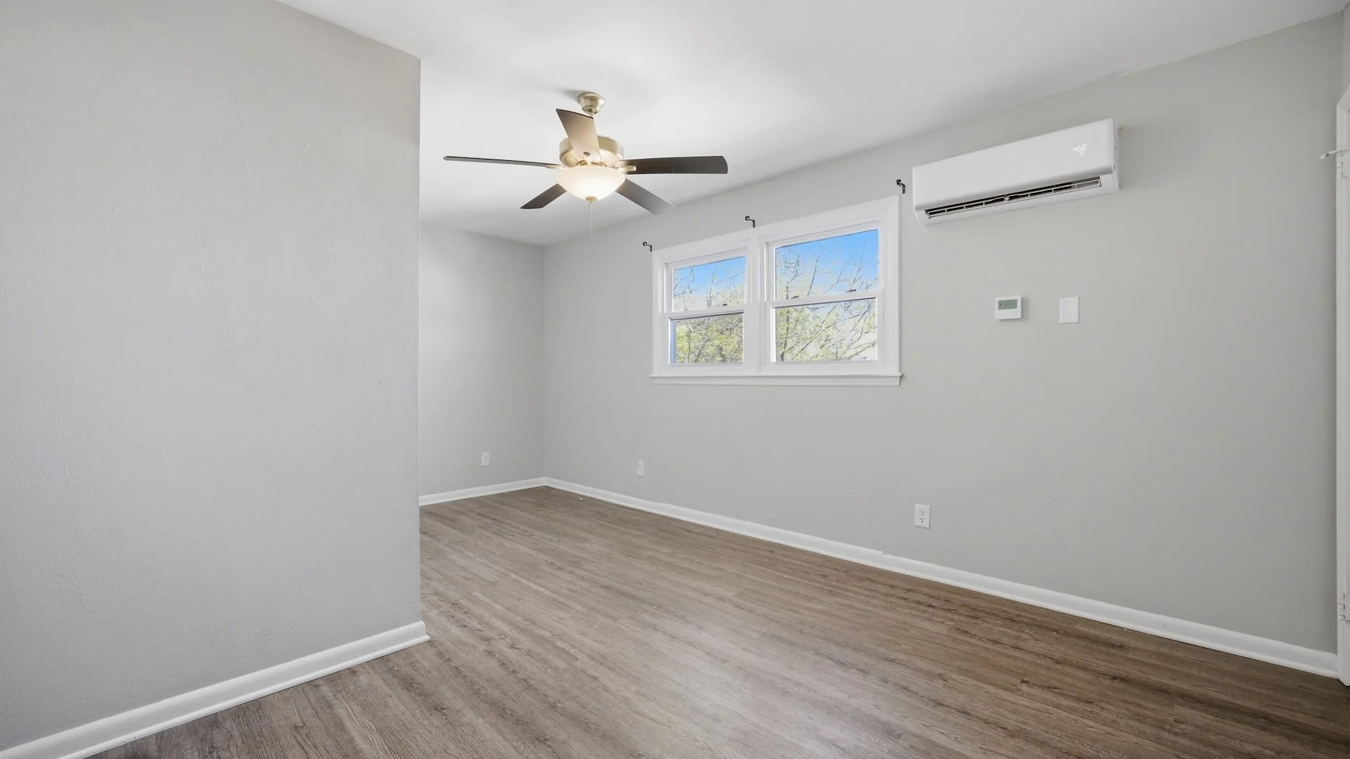 Salem Street Portfolio — Sale in Norfolk, VA, photo 4 of 7