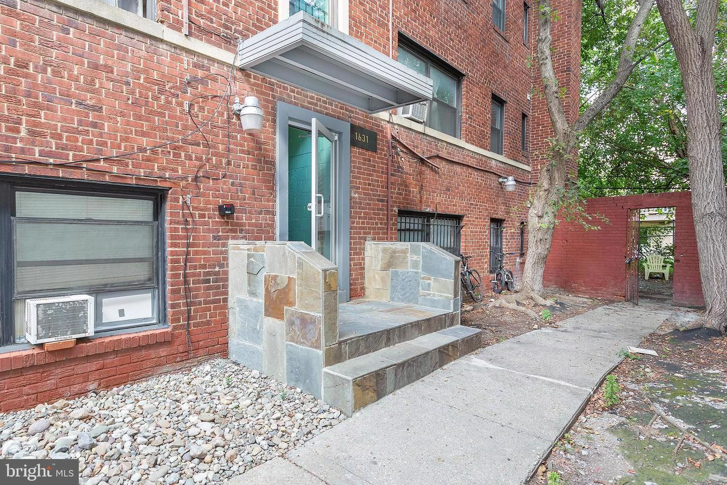 Twelve Unit Apartment, Shaw Submarket — Sale in Washington, DC, photo 3 of 8