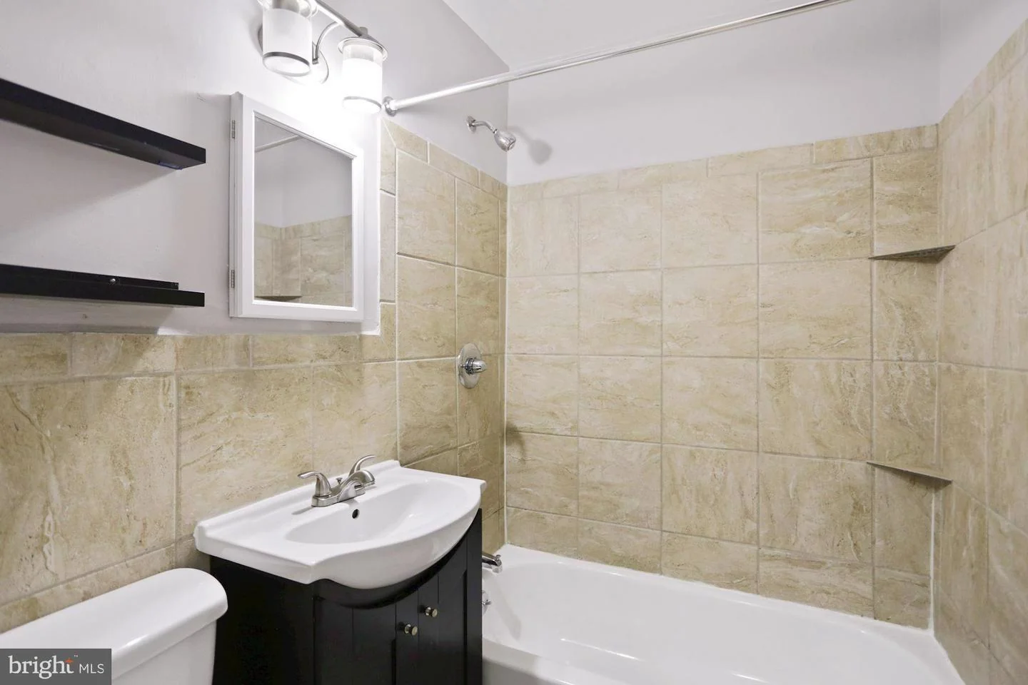 Twelve Unit Apartment, Shaw Submarket — Sale in Washington, DC, photo 7 of 8