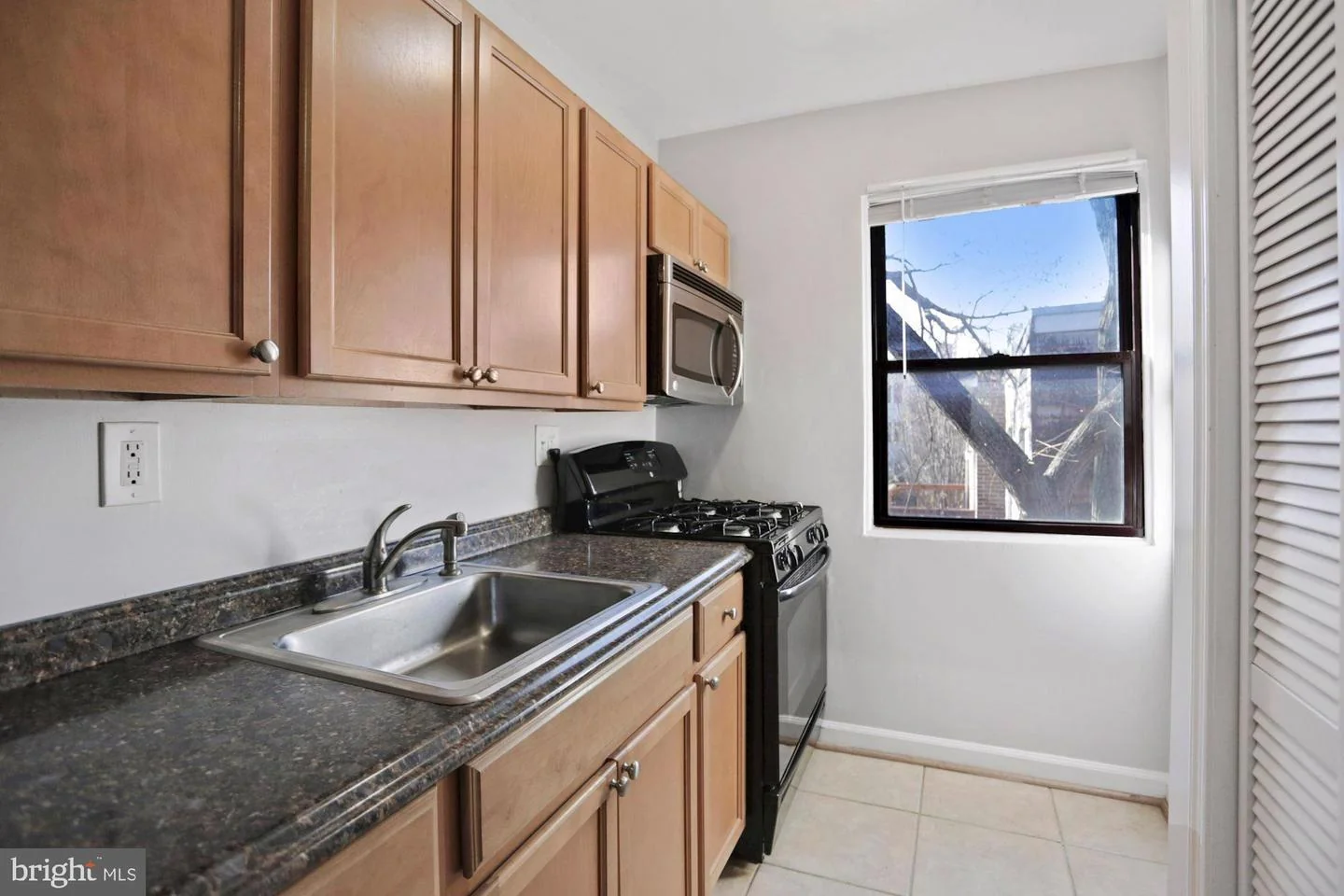 Twelve Unit Apartment, Shaw Submarket — Sale in Washington, DC, photo 8 of 8