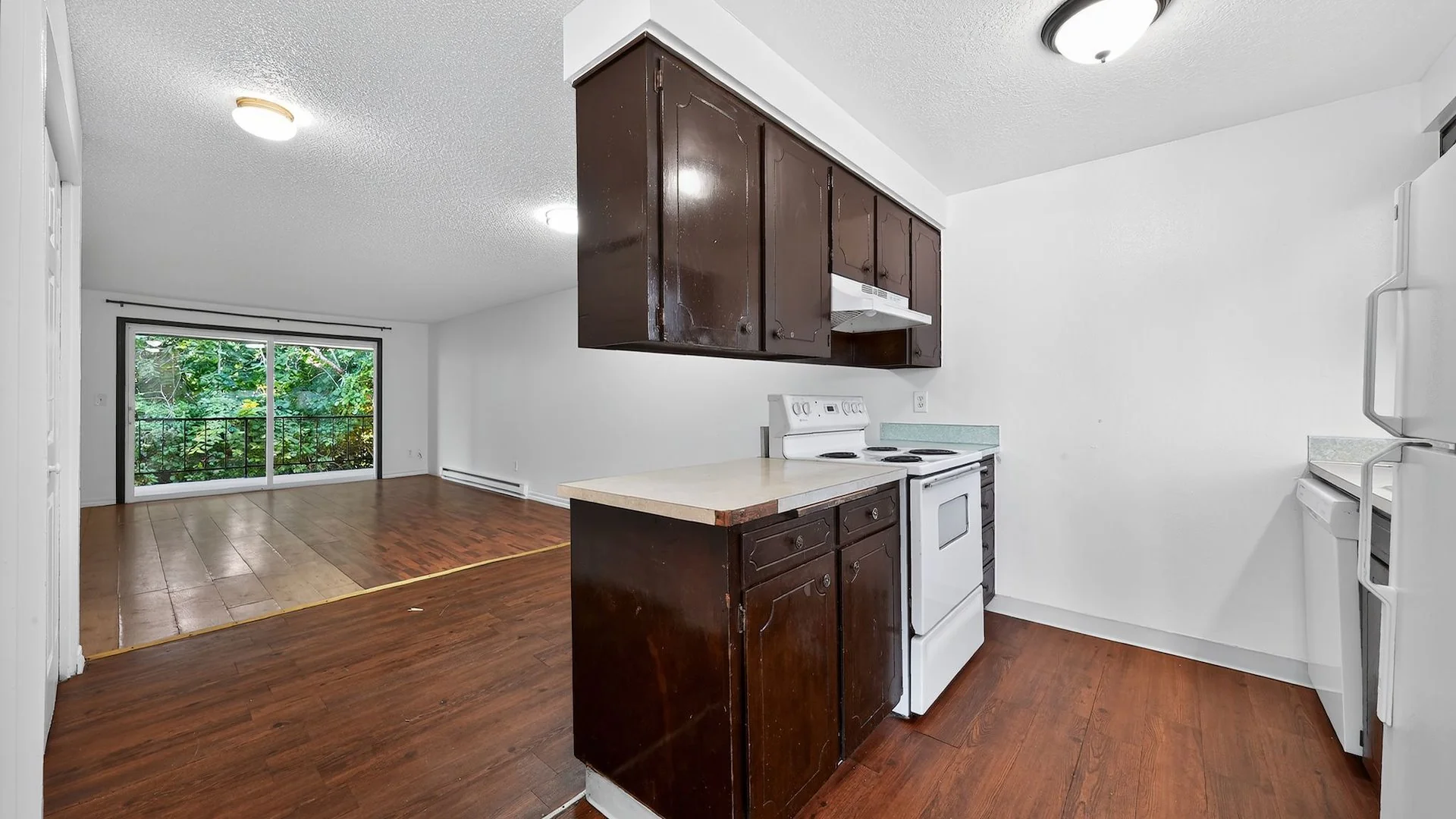 Hideaway Court — Sale in Salem, OR, photo 2 of 8