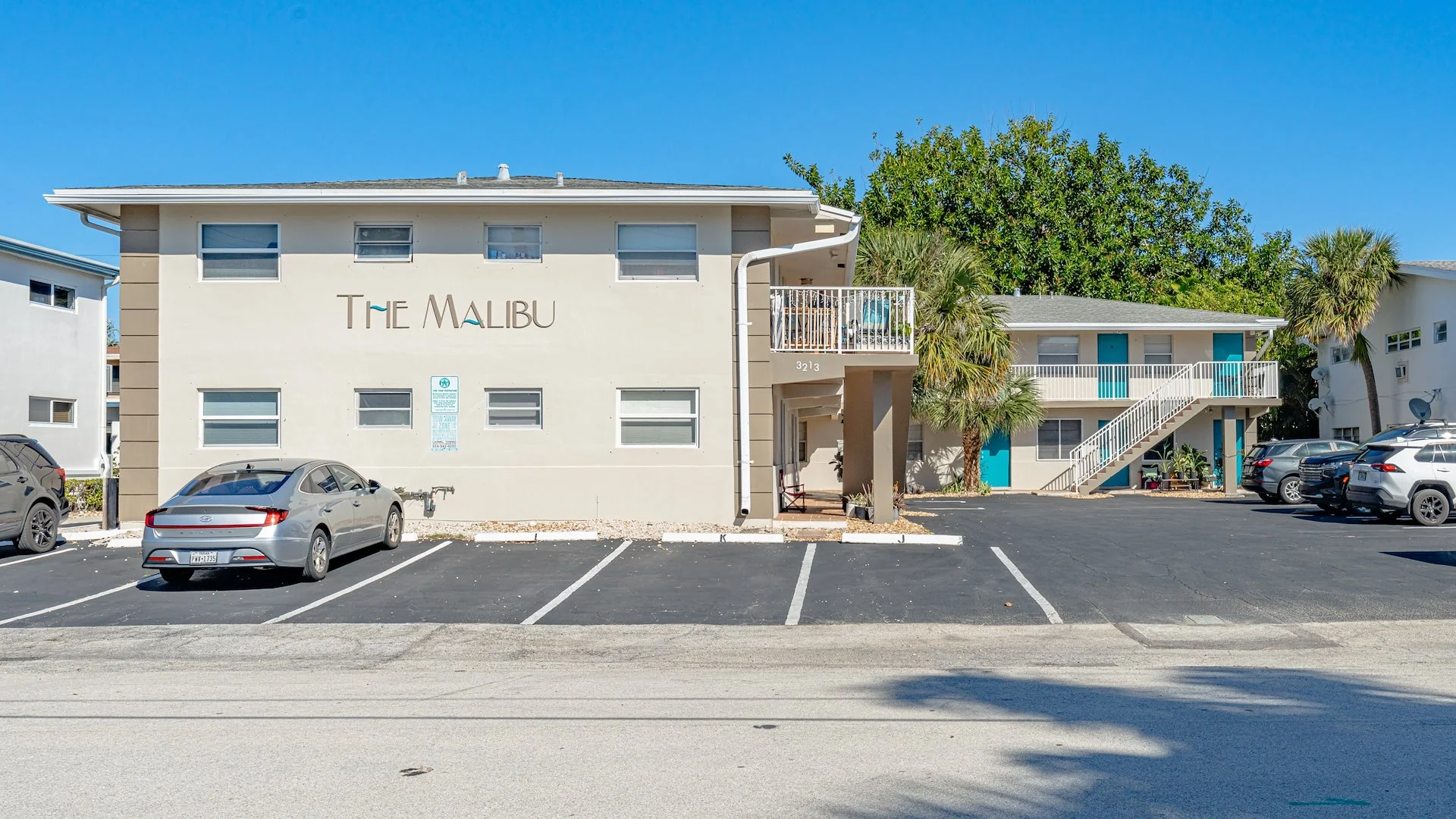 Malibu Apartments — Sale in Pompano Beach, FL, photo 1 of 8