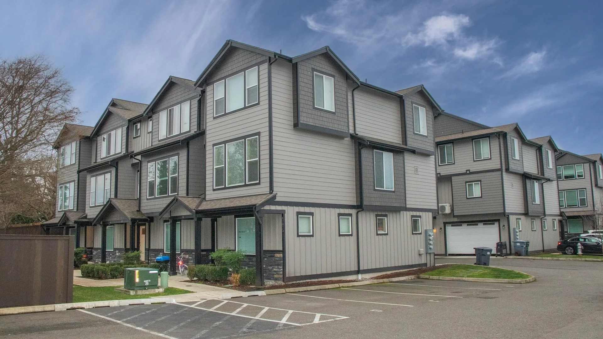 Rainier View Court Townhomes — Sale in Tacoma, WA, photo 1 of 8