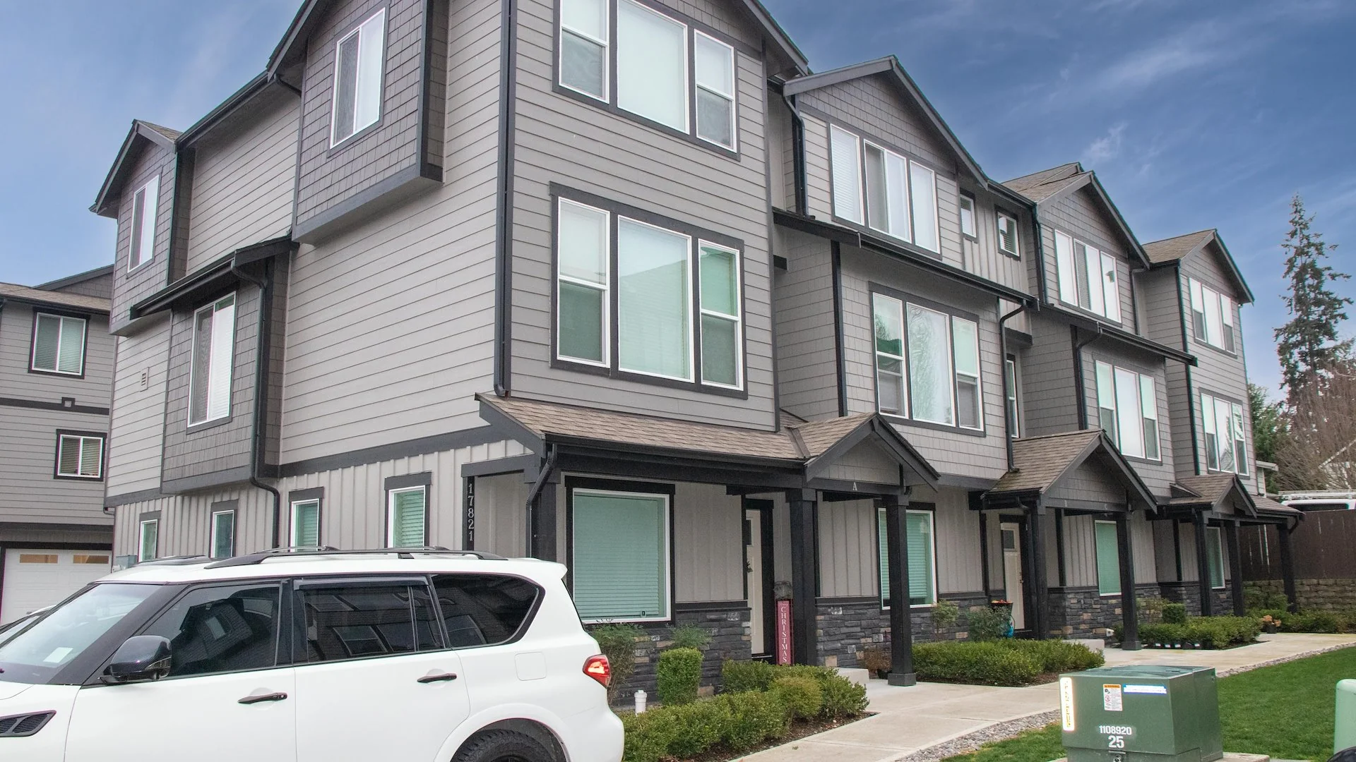 Rainier View Court Townhomes — Sale in Tacoma, WA, photo 3 of 8