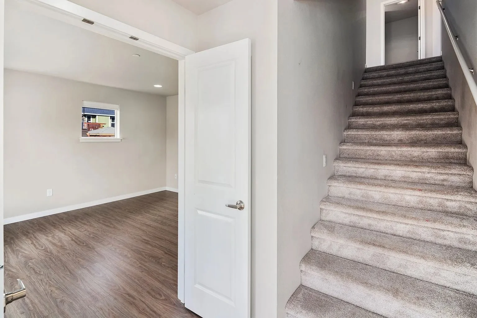 Rainier View Court Townhomes — Sale in Tacoma, WA, photo 6 of 8