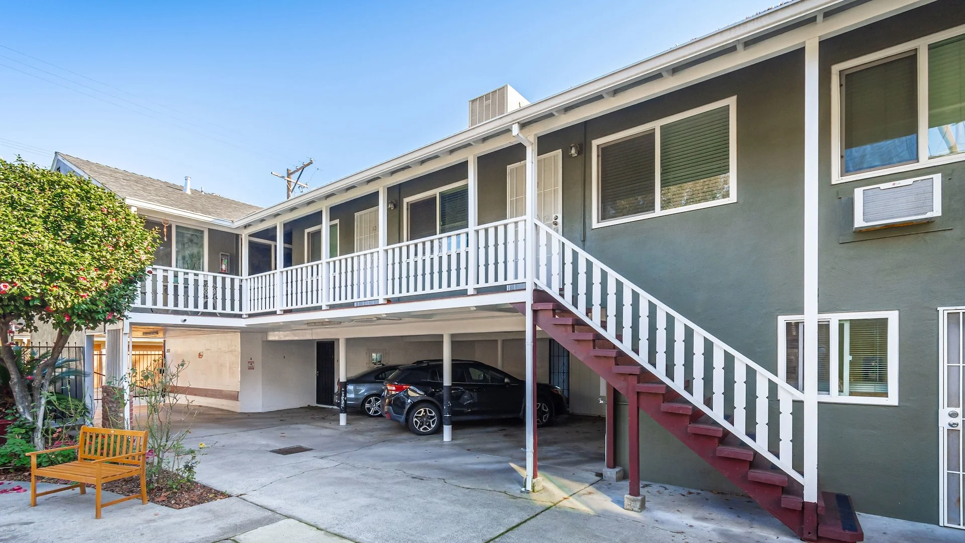 Rio Terrace Apartments — Sale in Sacramento, CA, photo 2 of 2