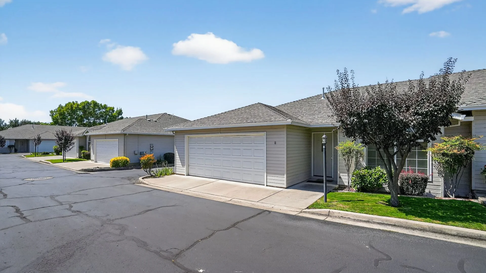 PineHurst Village — Sale in Medford, OR, photo 2 of 8