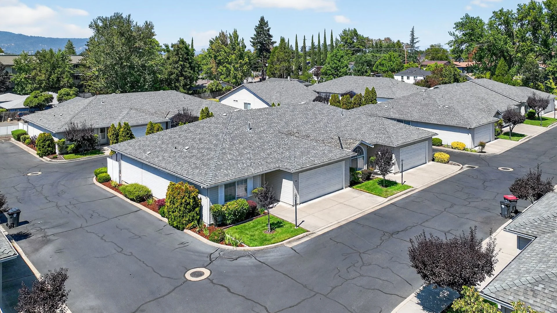 PineHurst Village — Sale in Medford, OR, photo 4 of 8