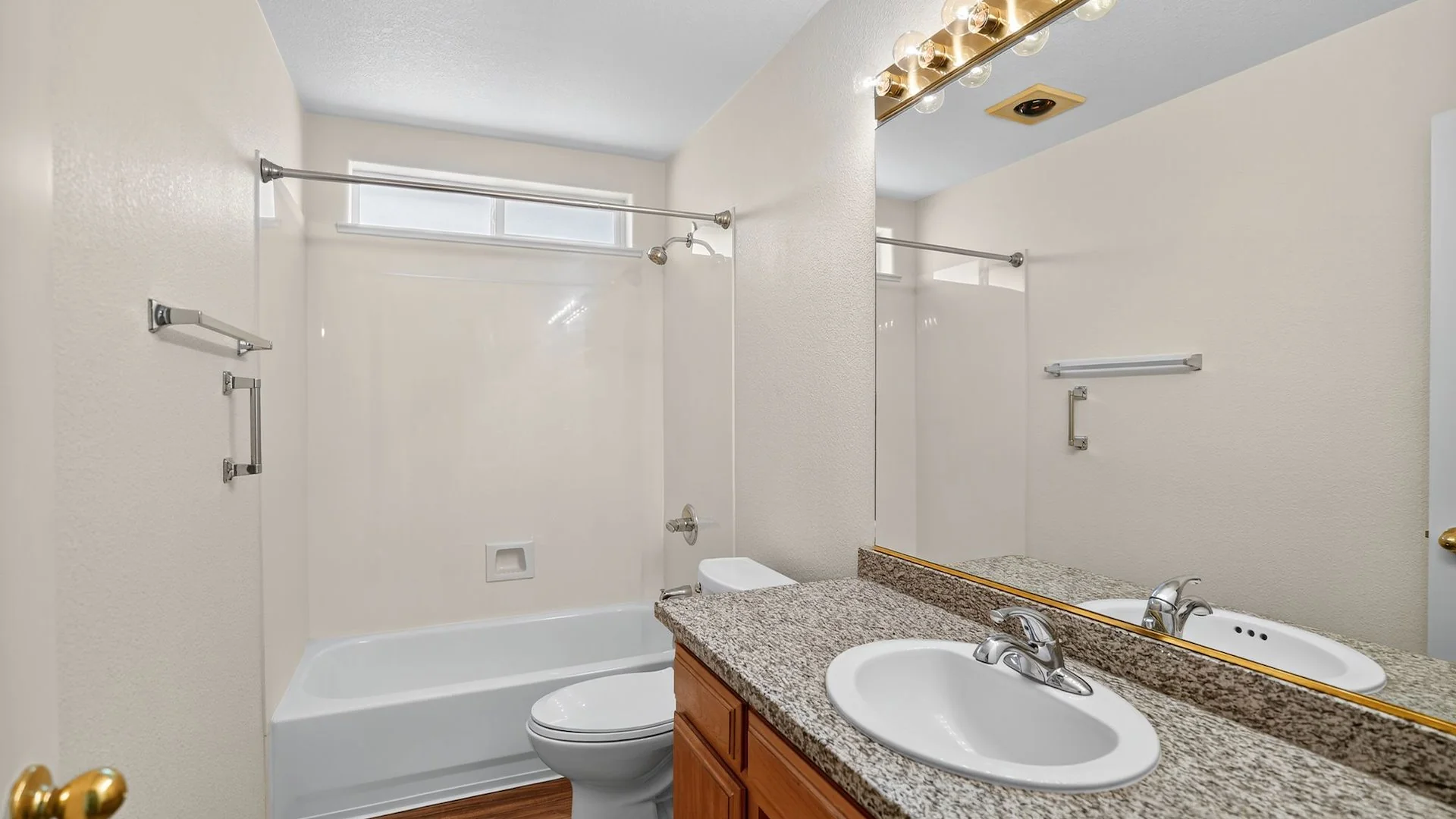 PineHurst Village — Sale in Medford, OR, photo 6 of 8