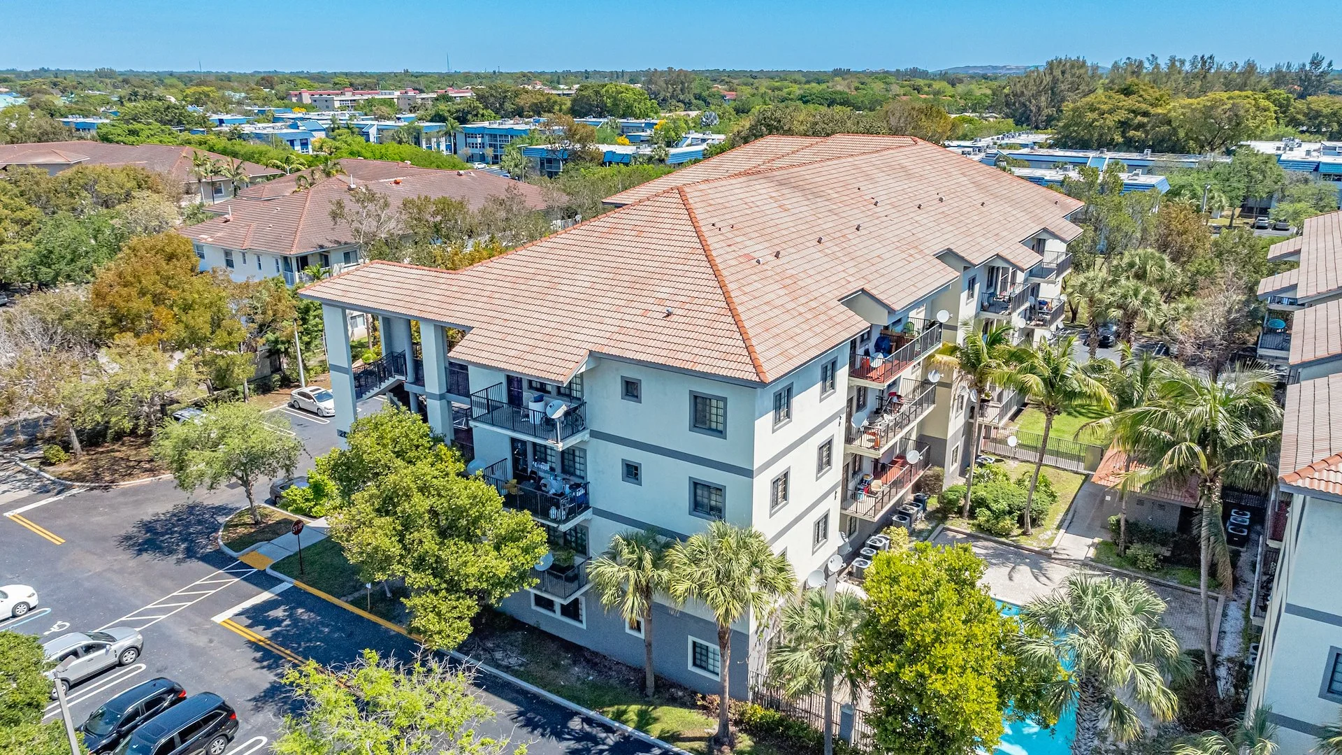 Riverside Villas — Sale in Coral Springs, FL, photo 3 of 8