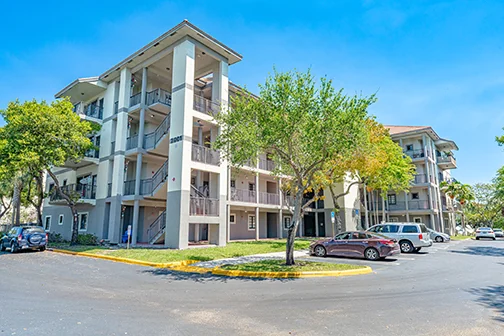 Riverside Villas — Sale in Coral Springs, FL, photo 5 of 8