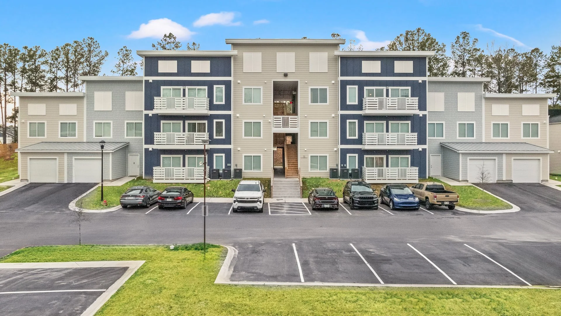 Keystone Luxury Apartments — Sale in Columbia, SC, photo 1 of 7