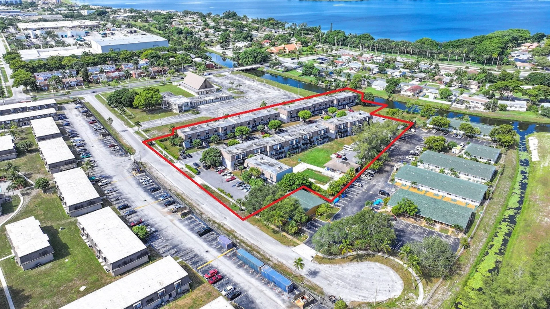 Piper Village West — Sale in West Palm Beach, FL, photo 1 of 2