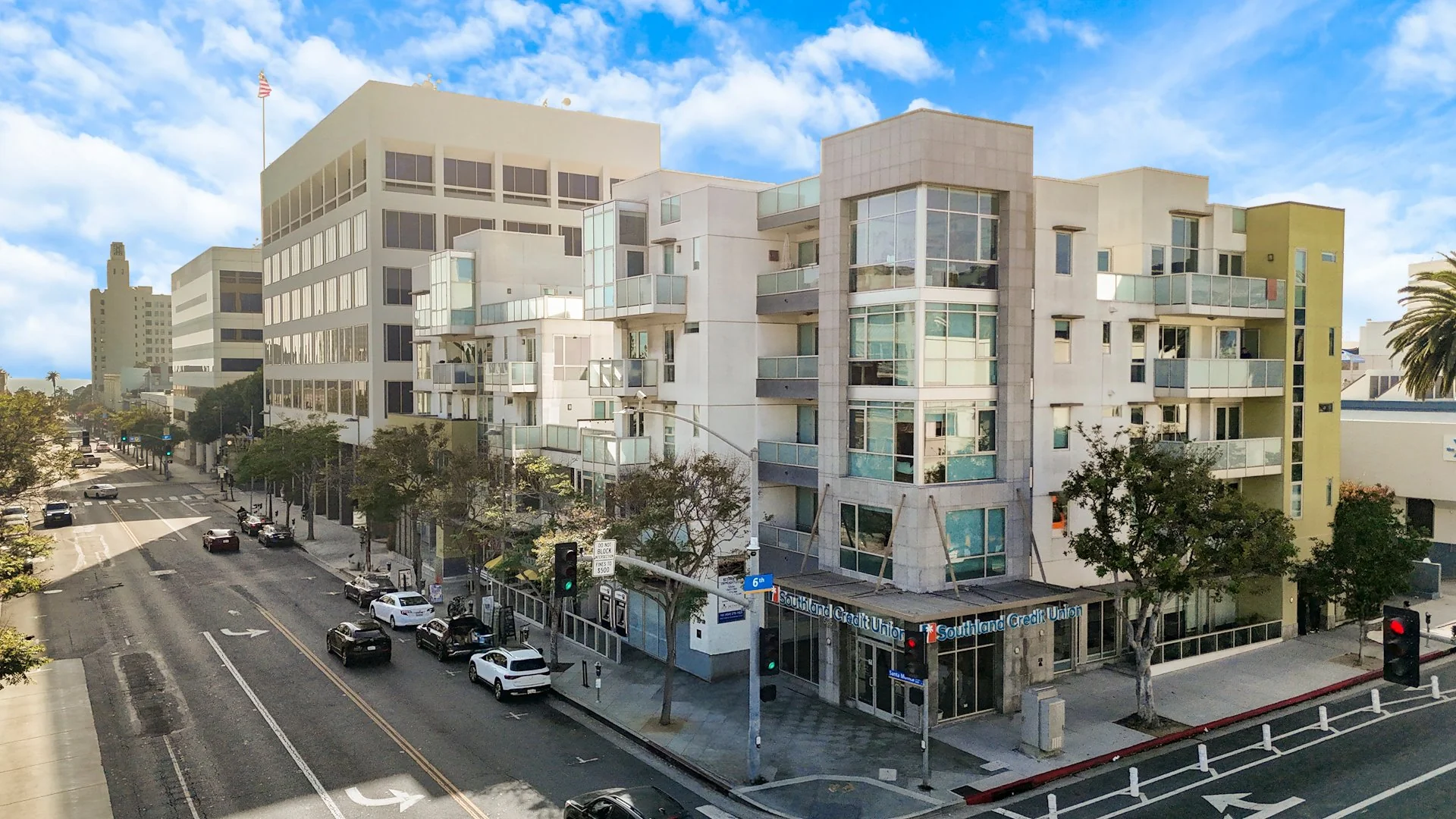 519-525 Santa Monica Blvd — Sale in Santa Monica, CA, photo 1 of 7