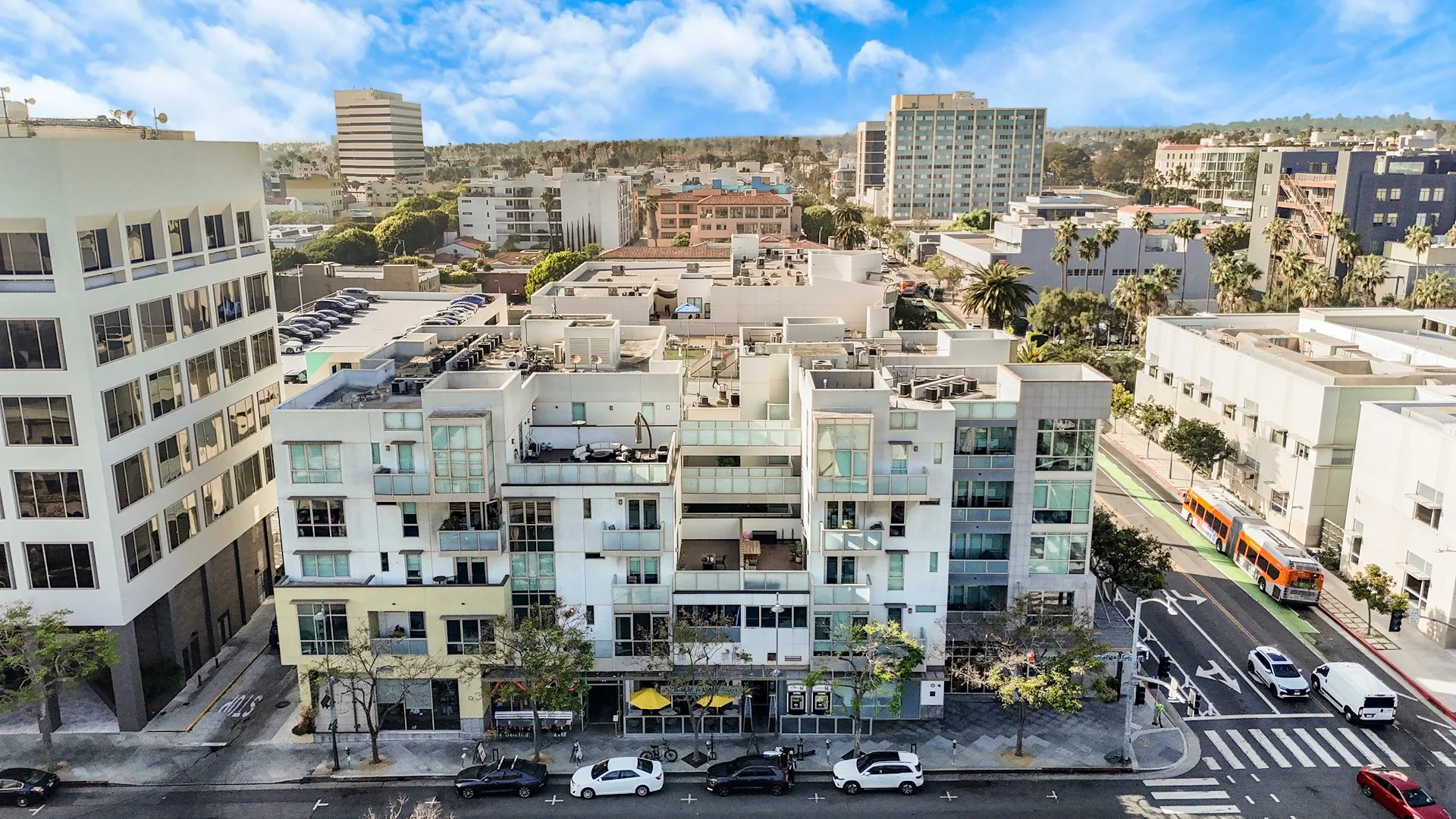 519-525 Santa Monica Blvd — Sale in Santa Monica, CA, photo 3 of 7