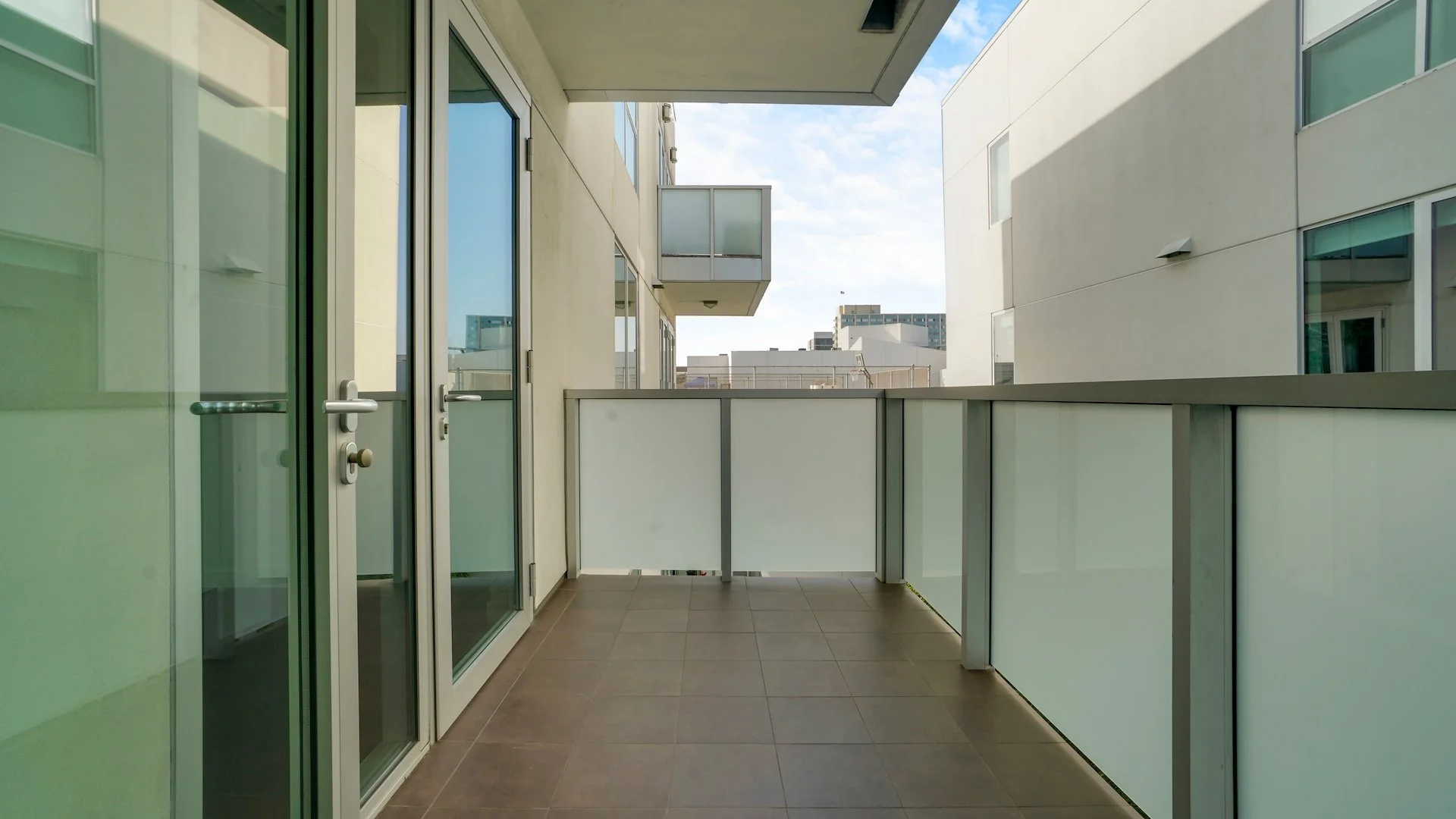 519-525 Santa Monica Blvd — Sale in Santa Monica, CA, photo 4 of 7