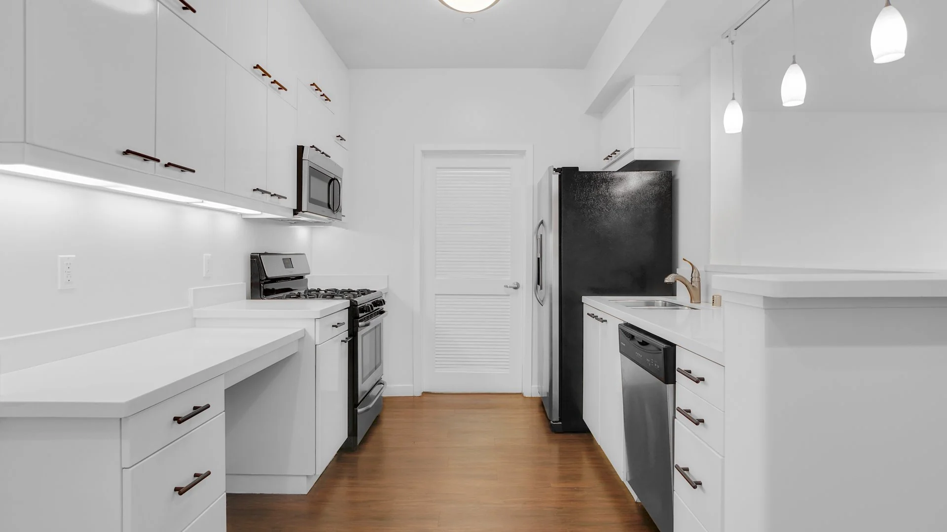 519-525 Santa Monica Blvd — Sale in Santa Monica, CA, photo 6 of 7