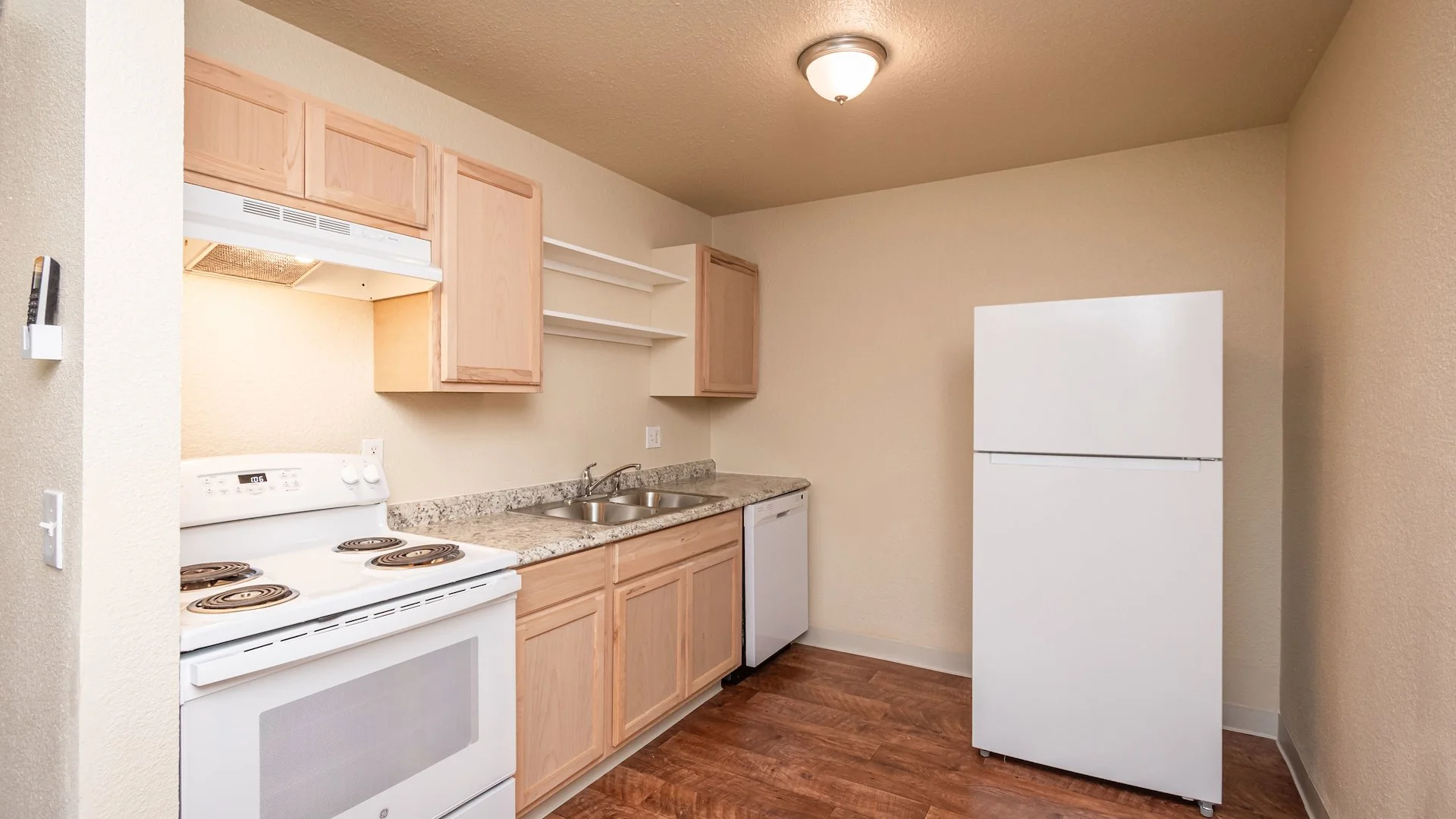 Courtyard Village — Sale in West Sacramento, CA, photo 2 of 4